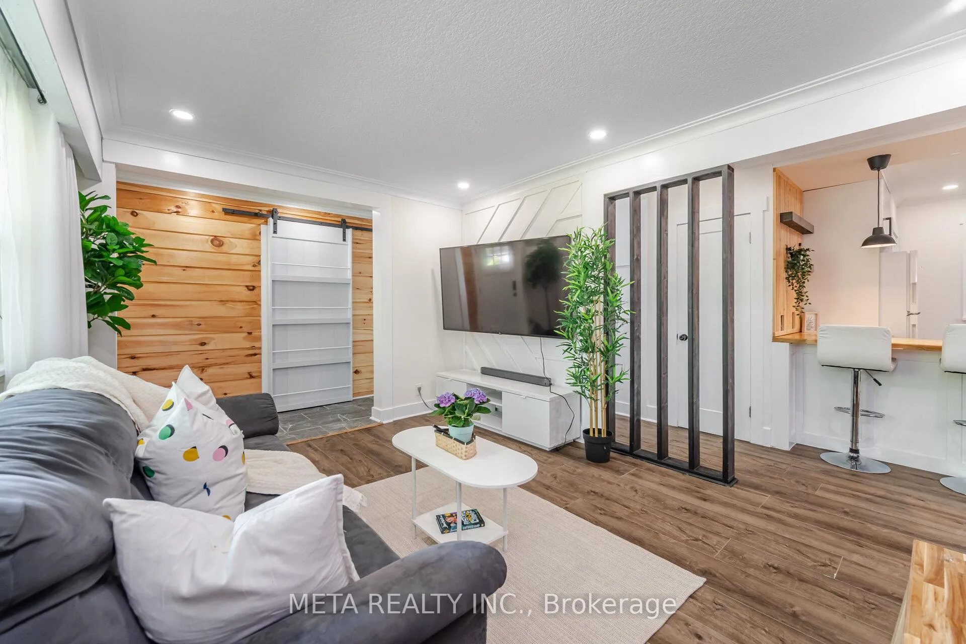 Photo 5 of 4 Greenview Street, Guelph, Grange Road — HOMEH