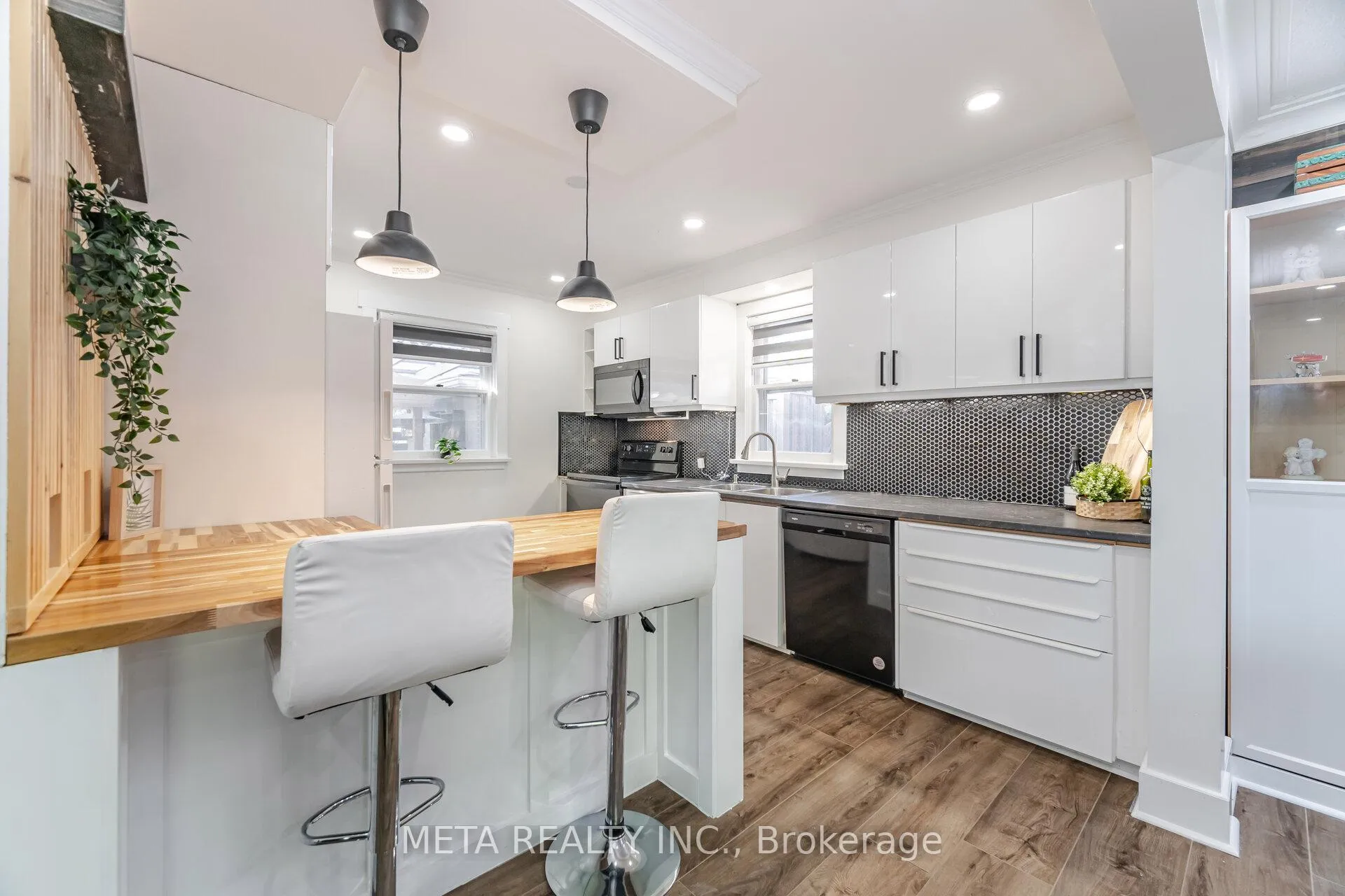 Photo 8 of 4 Greenview Street, Guelph, Grange Road — HOMEH