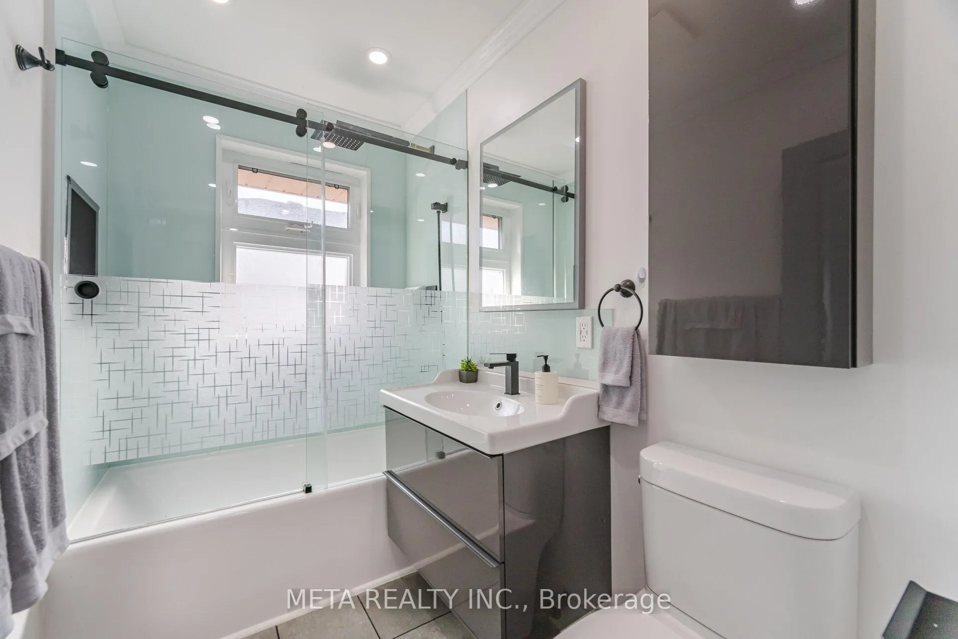 Photo 12 of 4 Greenview Street, Guelph, Grange Road — HOMEH