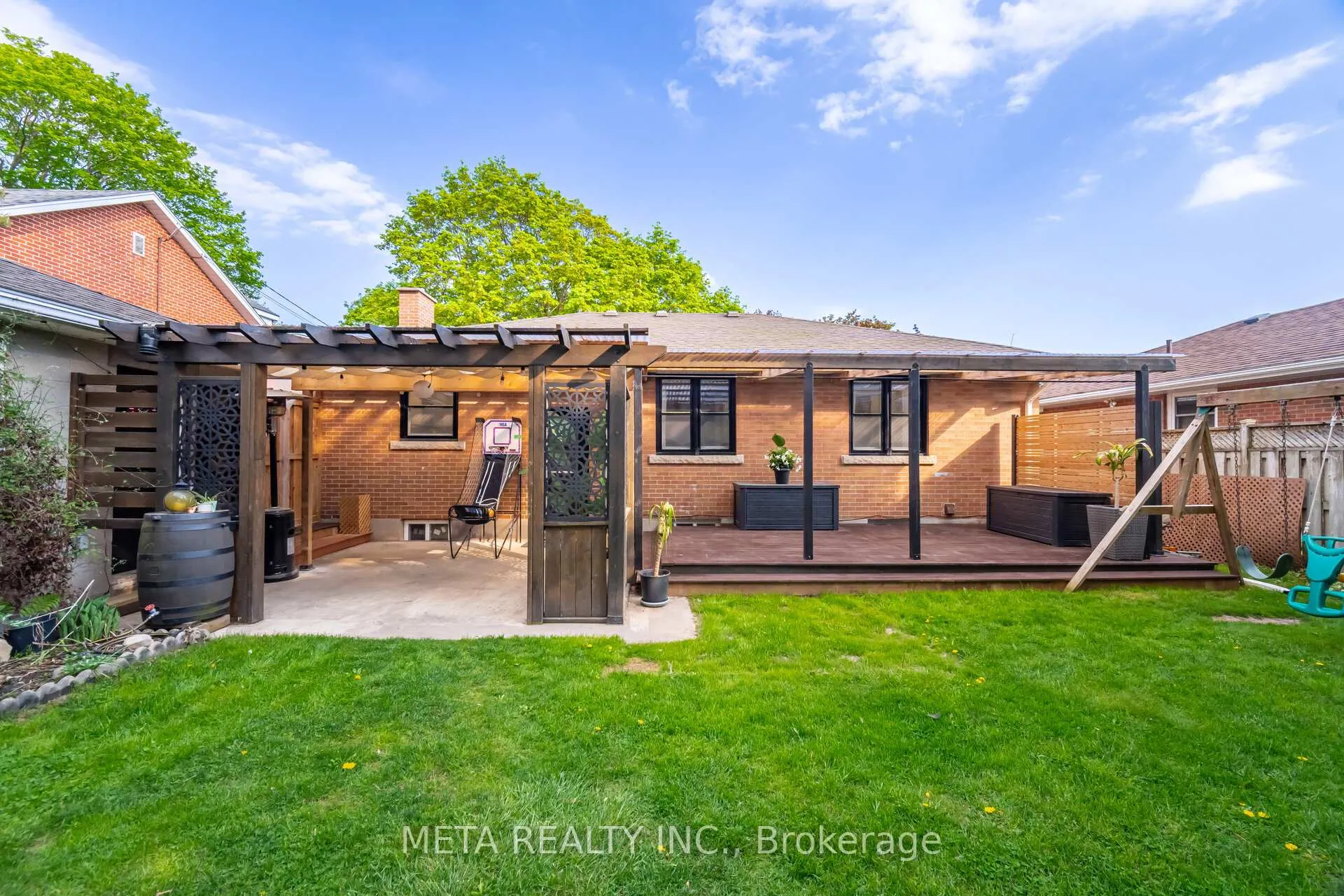 Photo 13 of 4 Greenview Street, Guelph, Grange Road — HOMEH