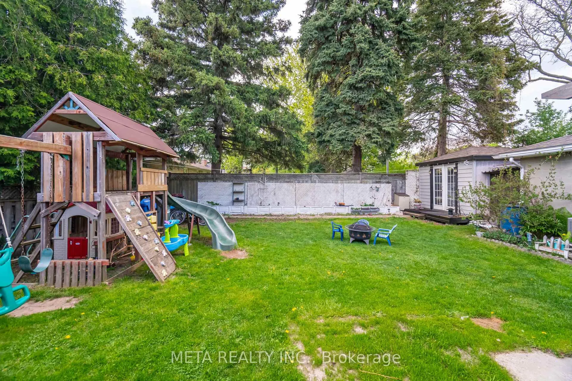 Photo 14 of 4 Greenview Street, Guelph, Grange Road — HOMEH