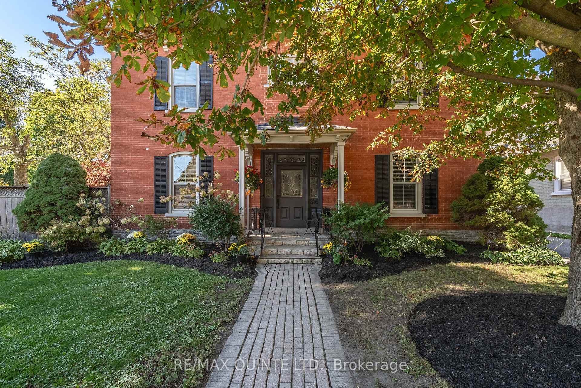 Front of 246 Charles Street