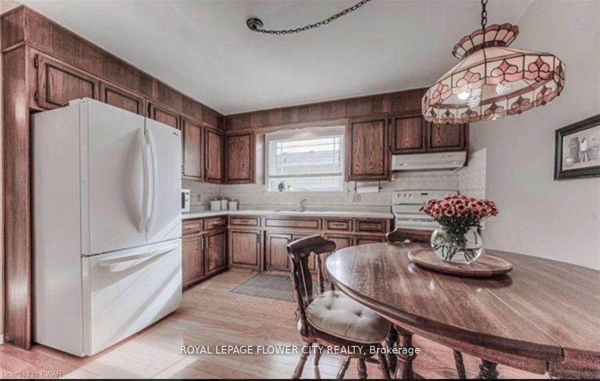 Photo 6 of 160 Westheights Drive, Kitchener — HOMEH