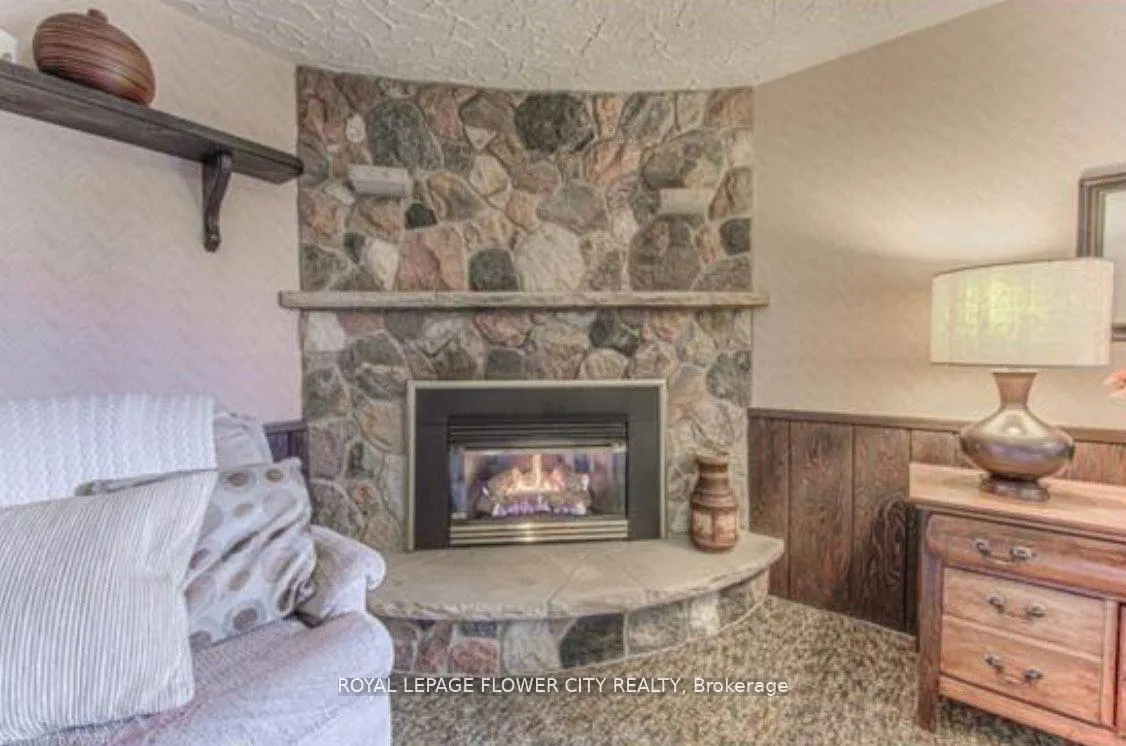 Photo 10 of 160 Westheights Drive, Kitchener — HOMEH