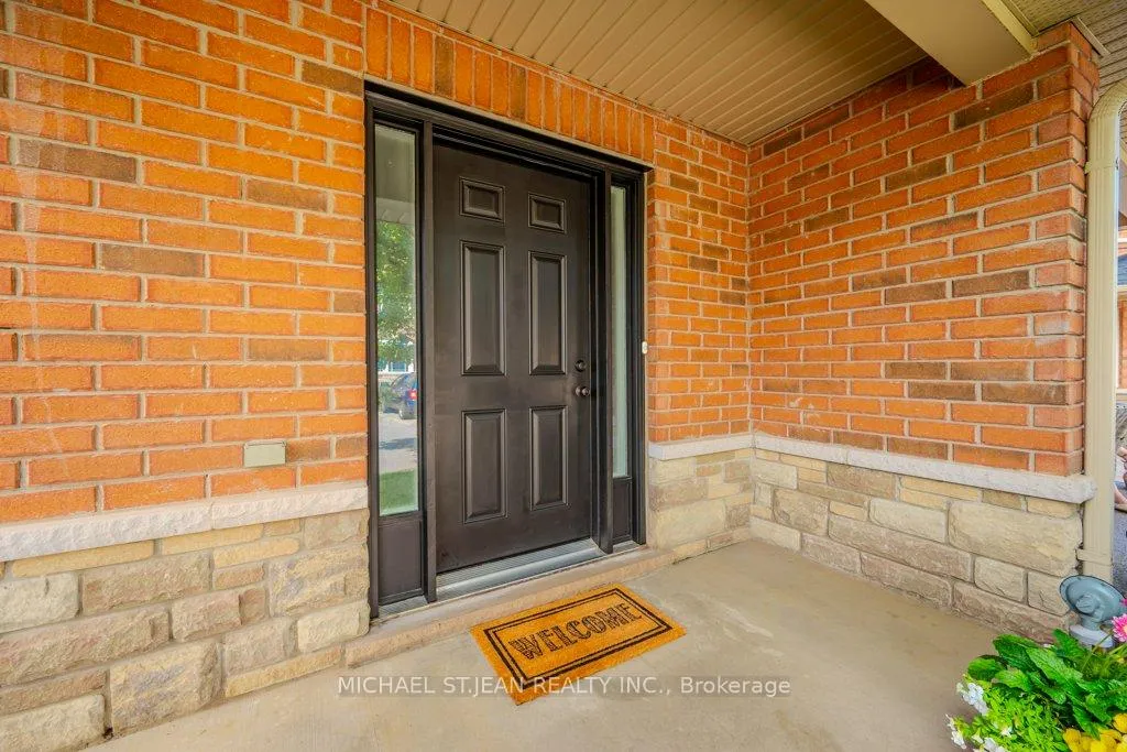 Photo 3 of 54 Geranium Avenue, Hamilton, Rural Glanbrook — HOMEH