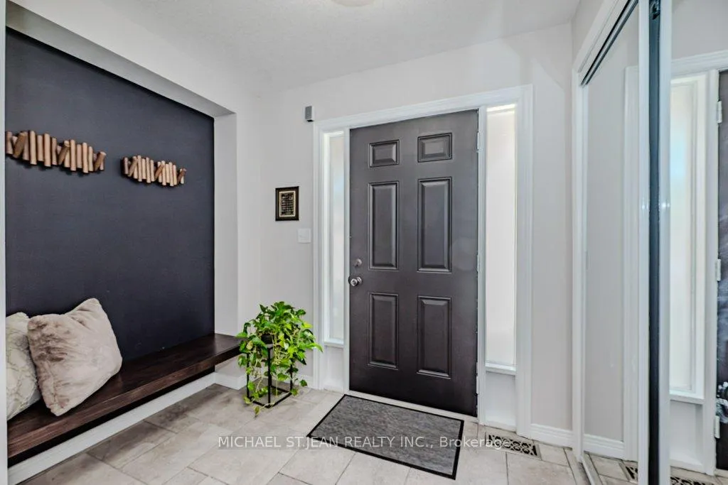 Photo 4 of 54 Geranium Avenue, Hamilton, Rural Glanbrook — HOMEH