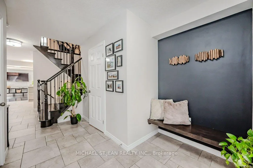 Photo 5 of 54 Geranium Avenue, Hamilton, Rural Glanbrook — HOMEH