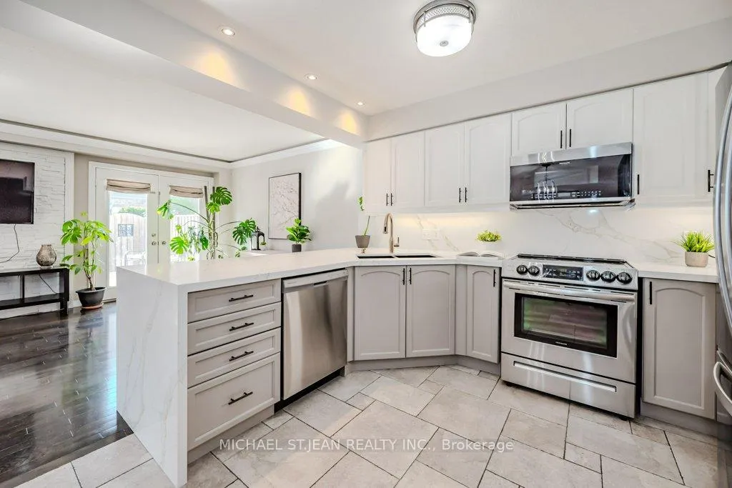 Photo 7 of 54 Geranium Avenue, Hamilton, Rural Glanbrook — HOMEH