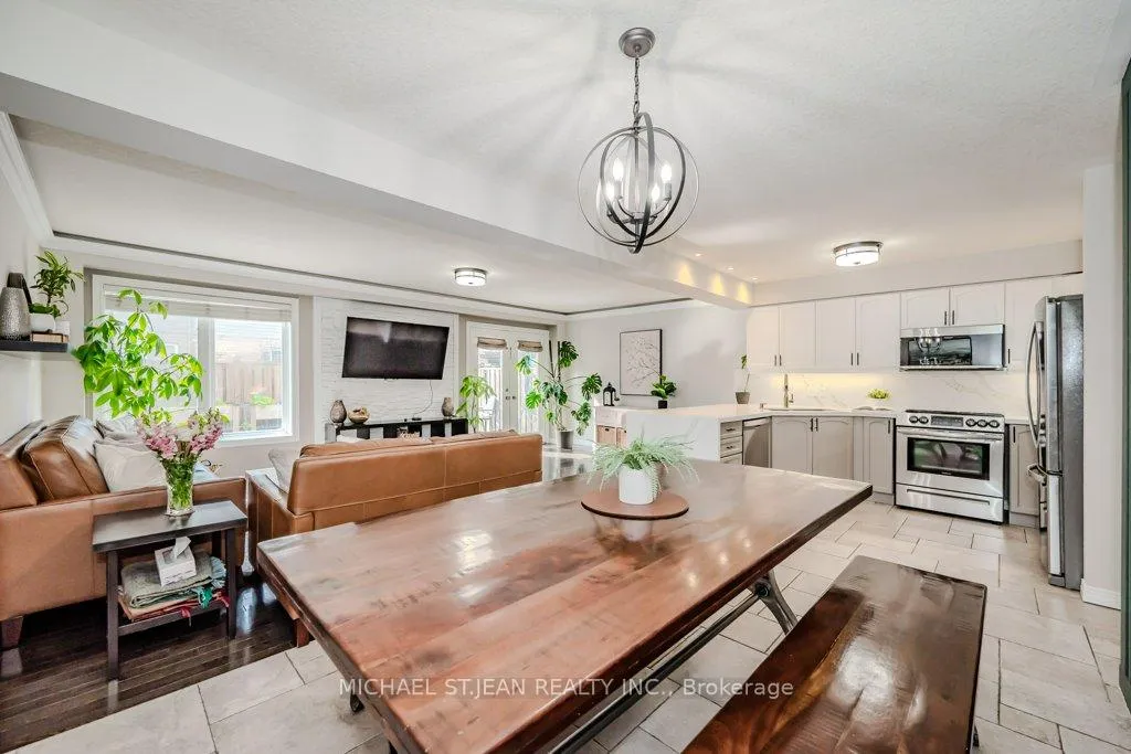 Photo 13 of 54 Geranium Avenue, Hamilton, Rural Glanbrook — HOMEH