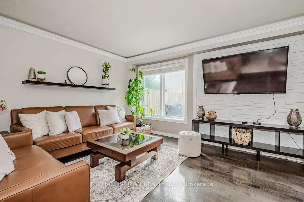 Photo 15 of 54 Geranium Avenue, Hamilton, Rural Glanbrook — HOMEH