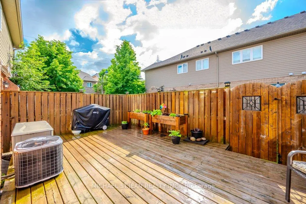 Photo 46 of 54 Geranium Avenue, Hamilton, Rural Glanbrook — HOMEH