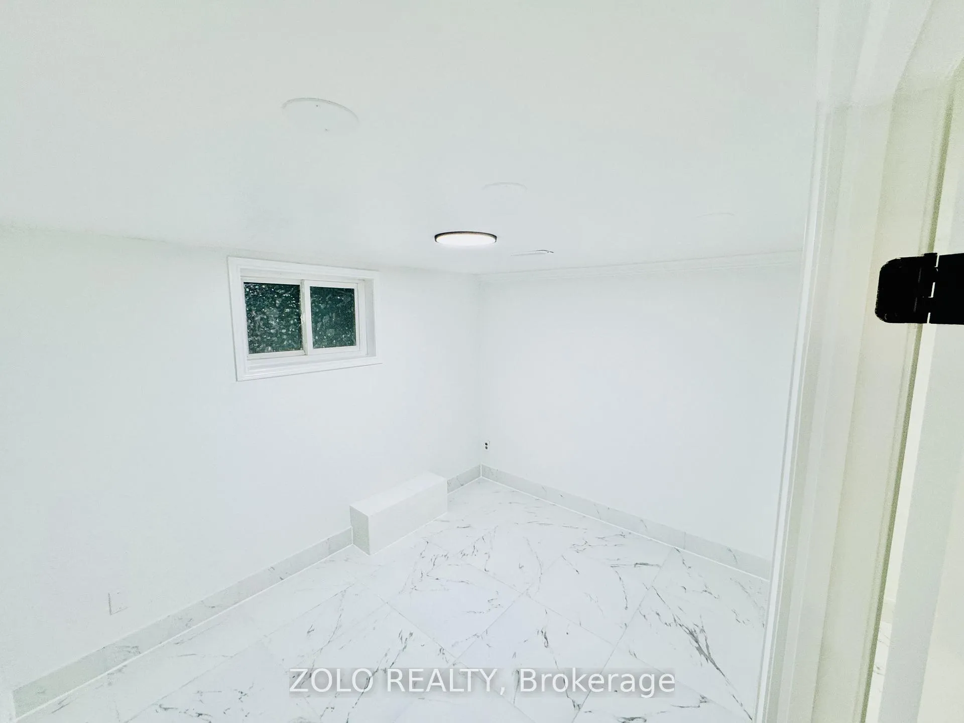 Photo 4 of Unit Lower / Basement, 285 West 31 Street, Hamilton, Gilbert — HOMEH