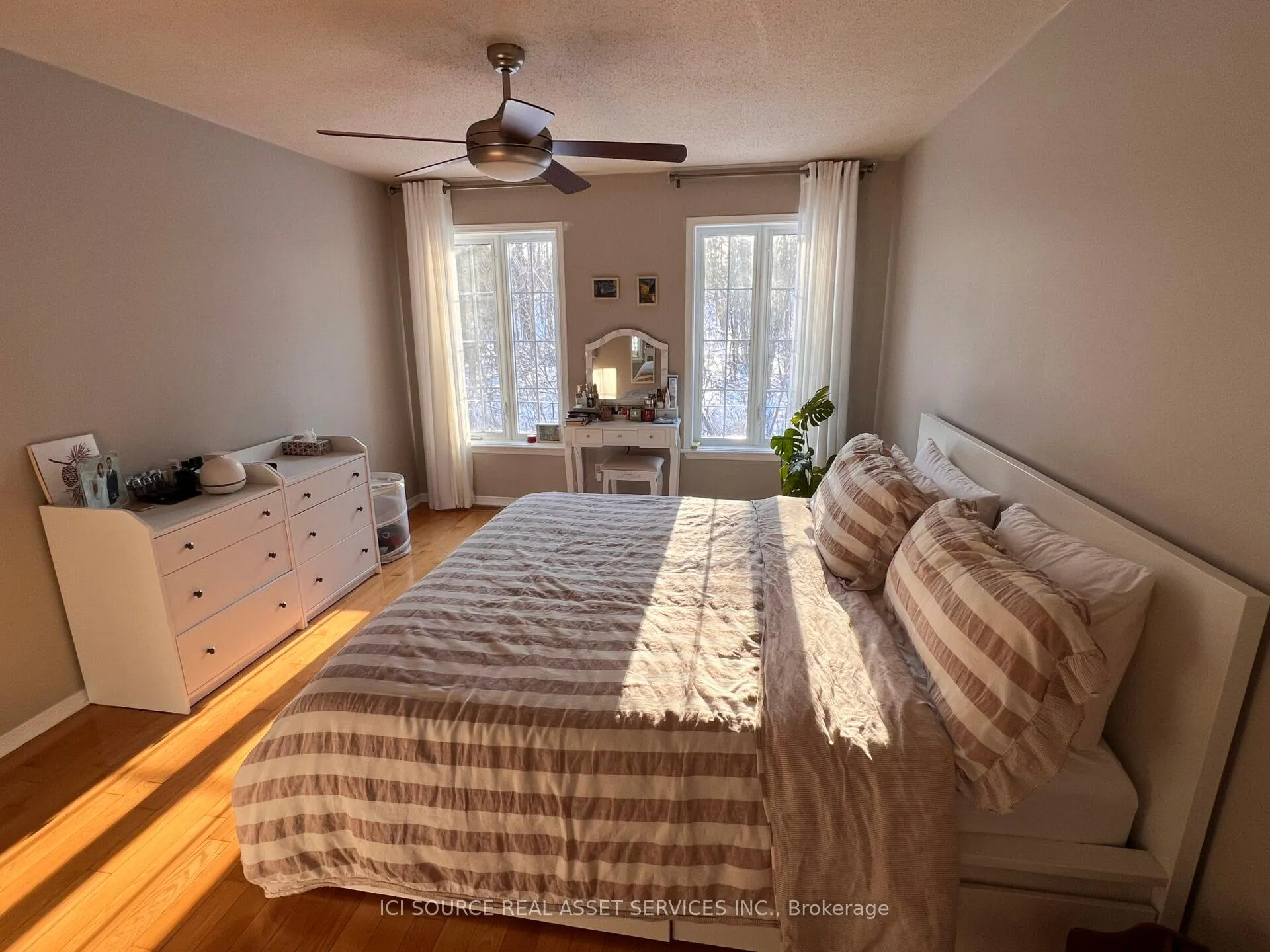Photo 2 of 127 Gladeview Private, Ottawa, Upper Hunt Club — HOMEH