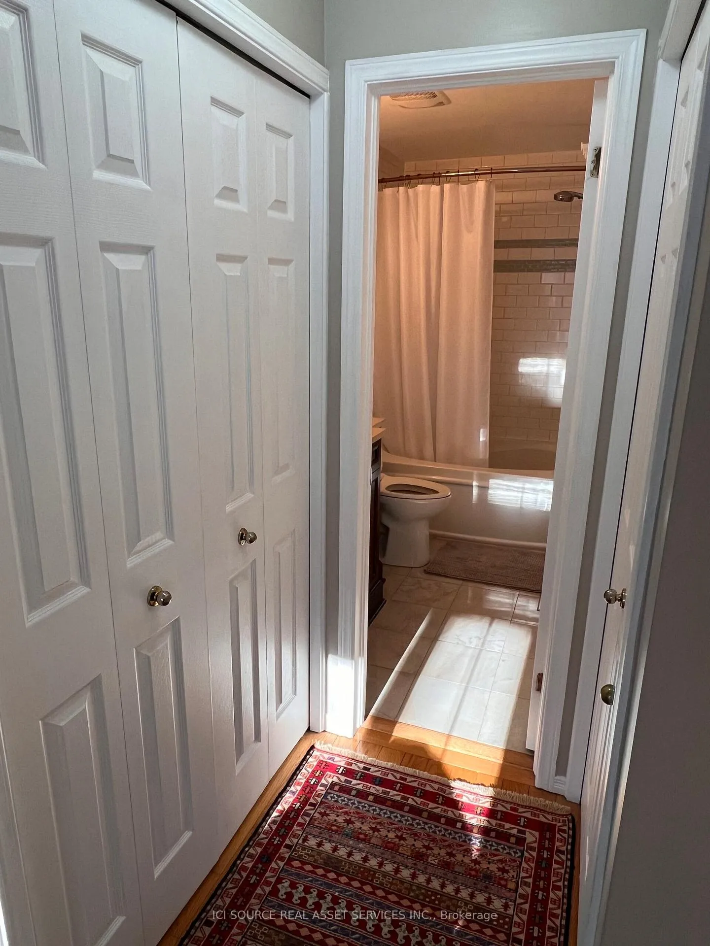 Photo 3 of 127 Gladeview Private, Ottawa, Upper Hunt Club — HOMEH