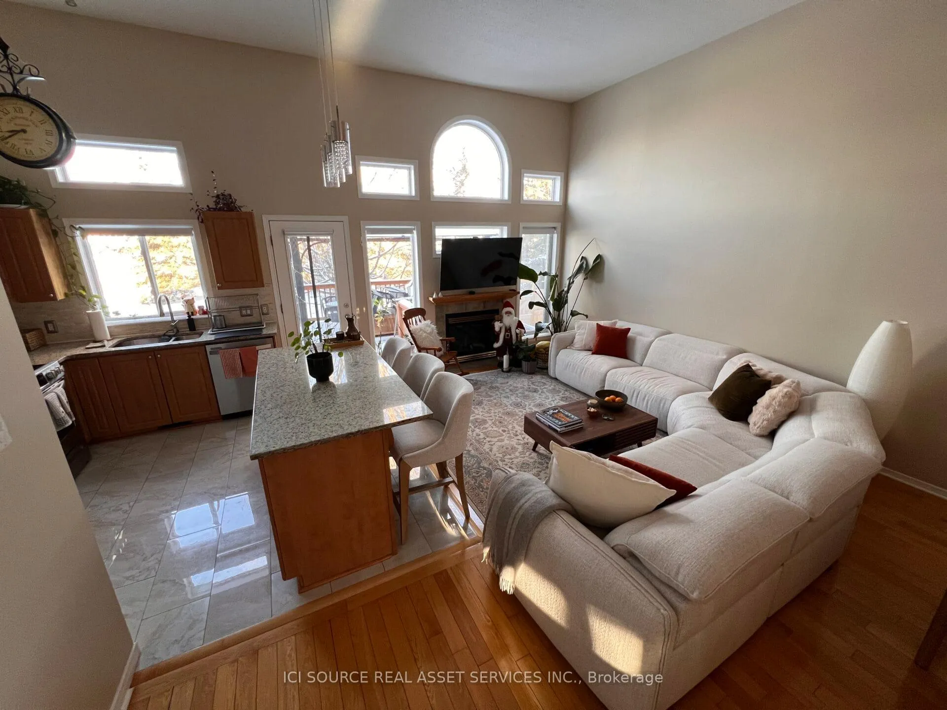 Photo 10 of 127 Gladeview Private, Ottawa, Upper Hunt Club — HOMEH