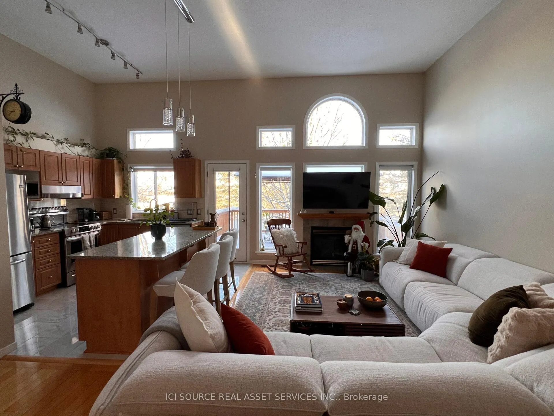 Photo 11 of 127 Gladeview Private, Ottawa, Upper Hunt Club — HOMEH