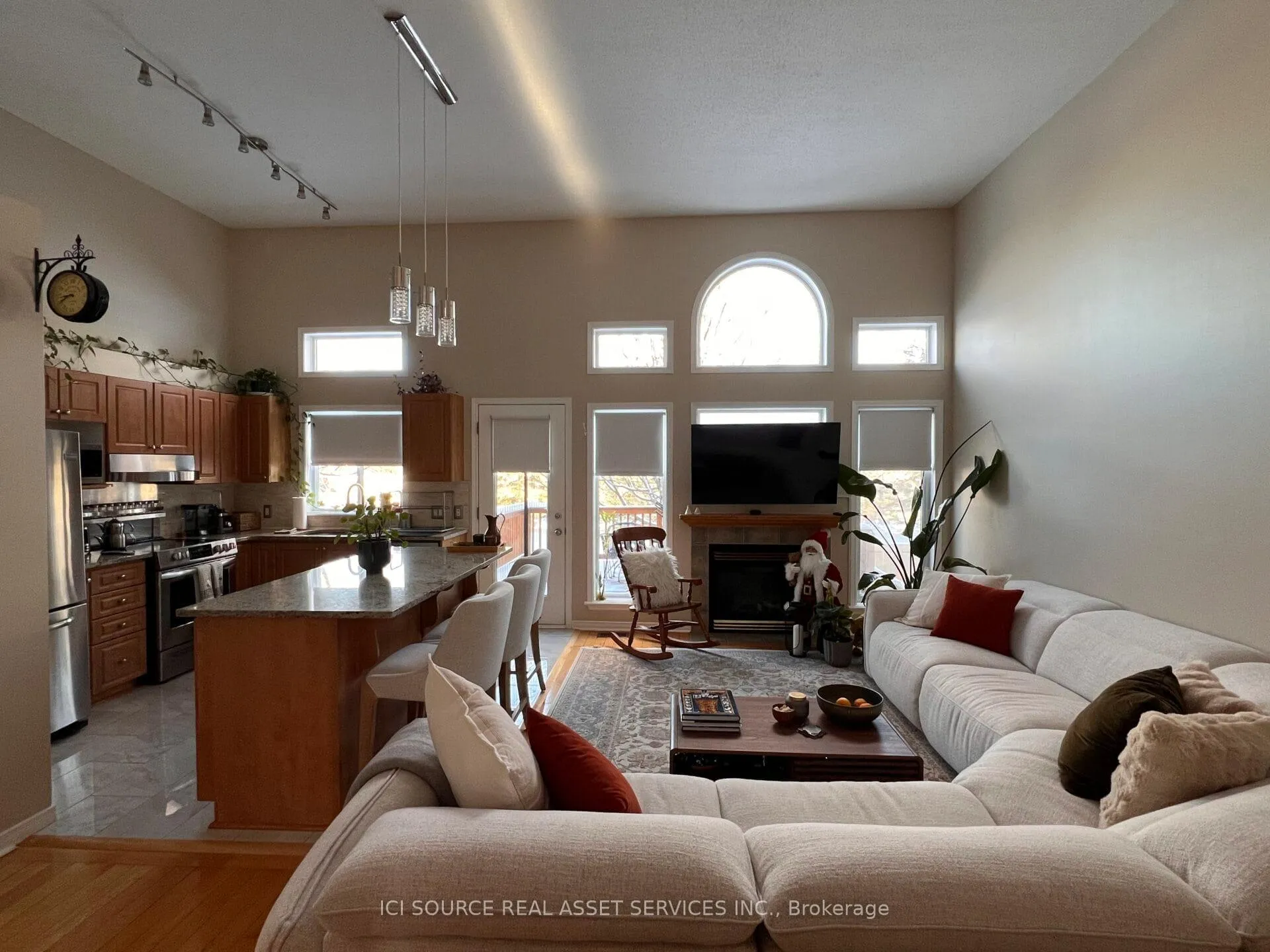 Photo 12 of 127 Gladeview Private, Ottawa, Upper Hunt Club — HOMEH