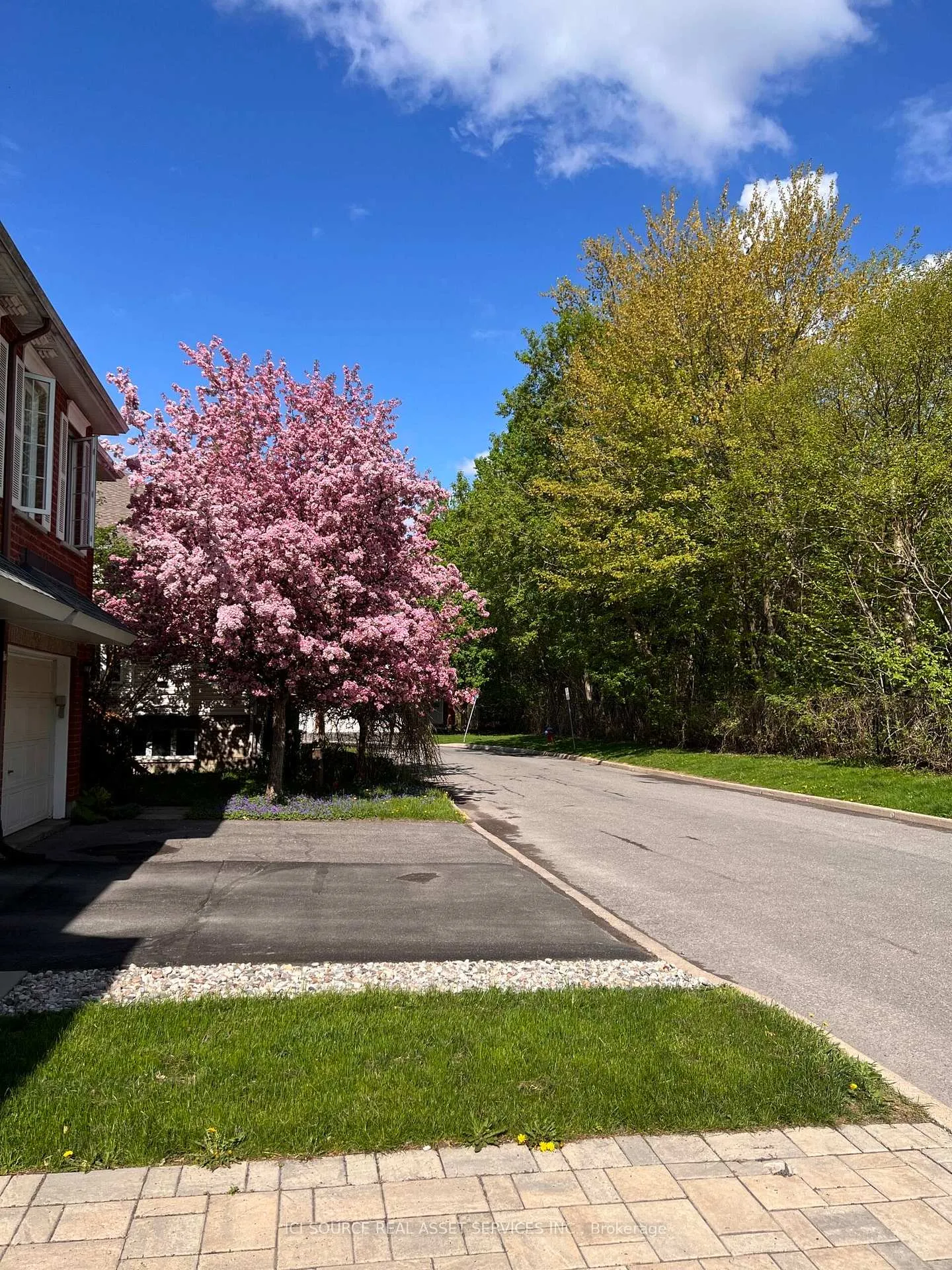 Photo 26 of 127 Gladeview Private, Ottawa, Upper Hunt Club — HOMEH