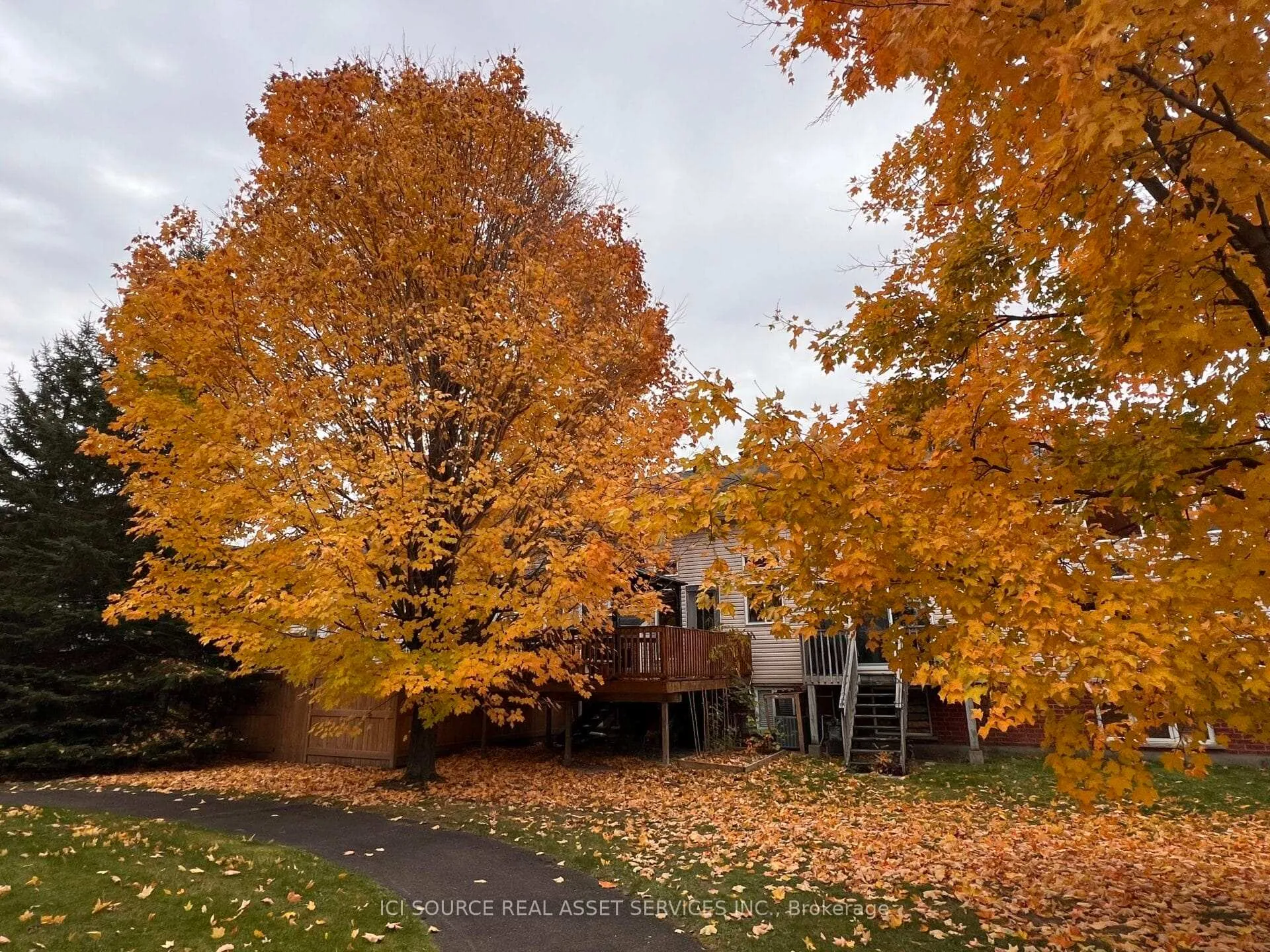 Photo 28 of 127 Gladeview Private, Ottawa, Upper Hunt Club — HOMEH