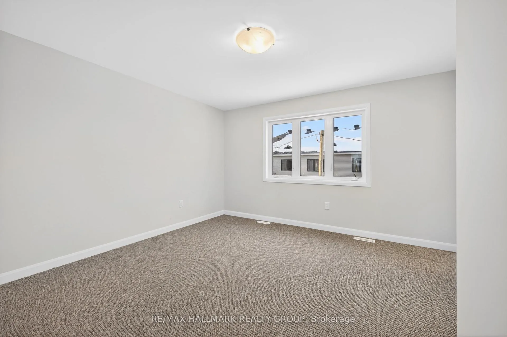 Photo 19 of 887 Eileen Vollick Crescent, Ottawa, Kanata - Morgan's Grant/South March — HOMEH