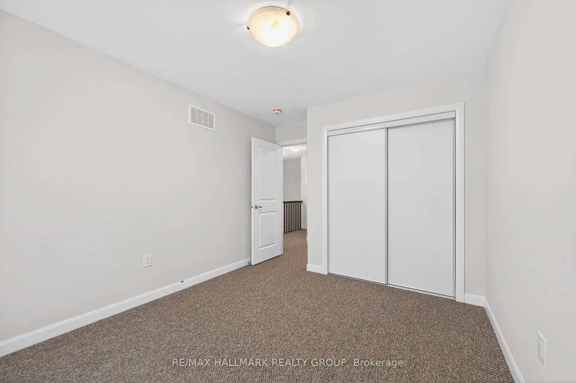 Photo 31 of 887 Eileen Vollick Crescent, Ottawa, Kanata - Morgan's Grant/South March — HOMEH