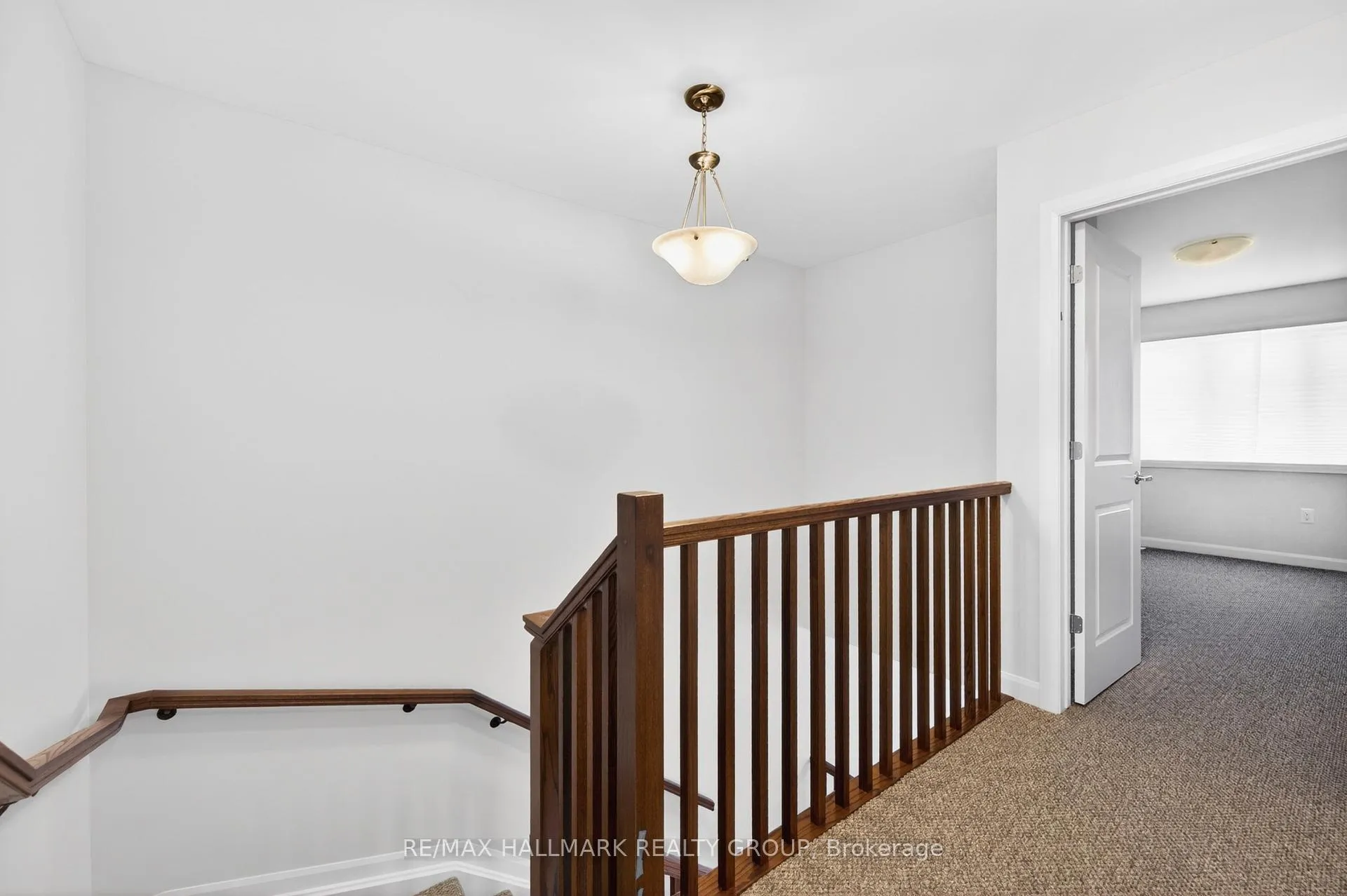 Photo 33 of 887 Eileen Vollick Crescent, Ottawa, Kanata - Morgan's Grant/South March — HOMEH