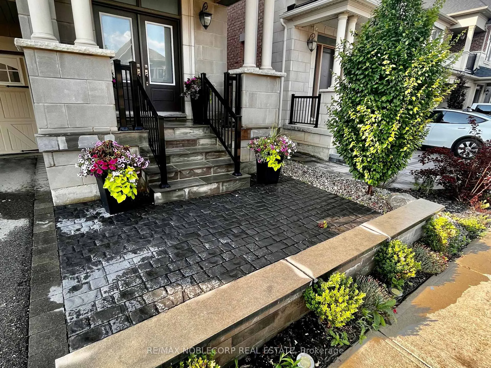 Photo 2 of 80 Pierre Berton Boulevard, Vaughan, Kleinburg — HOMEH
