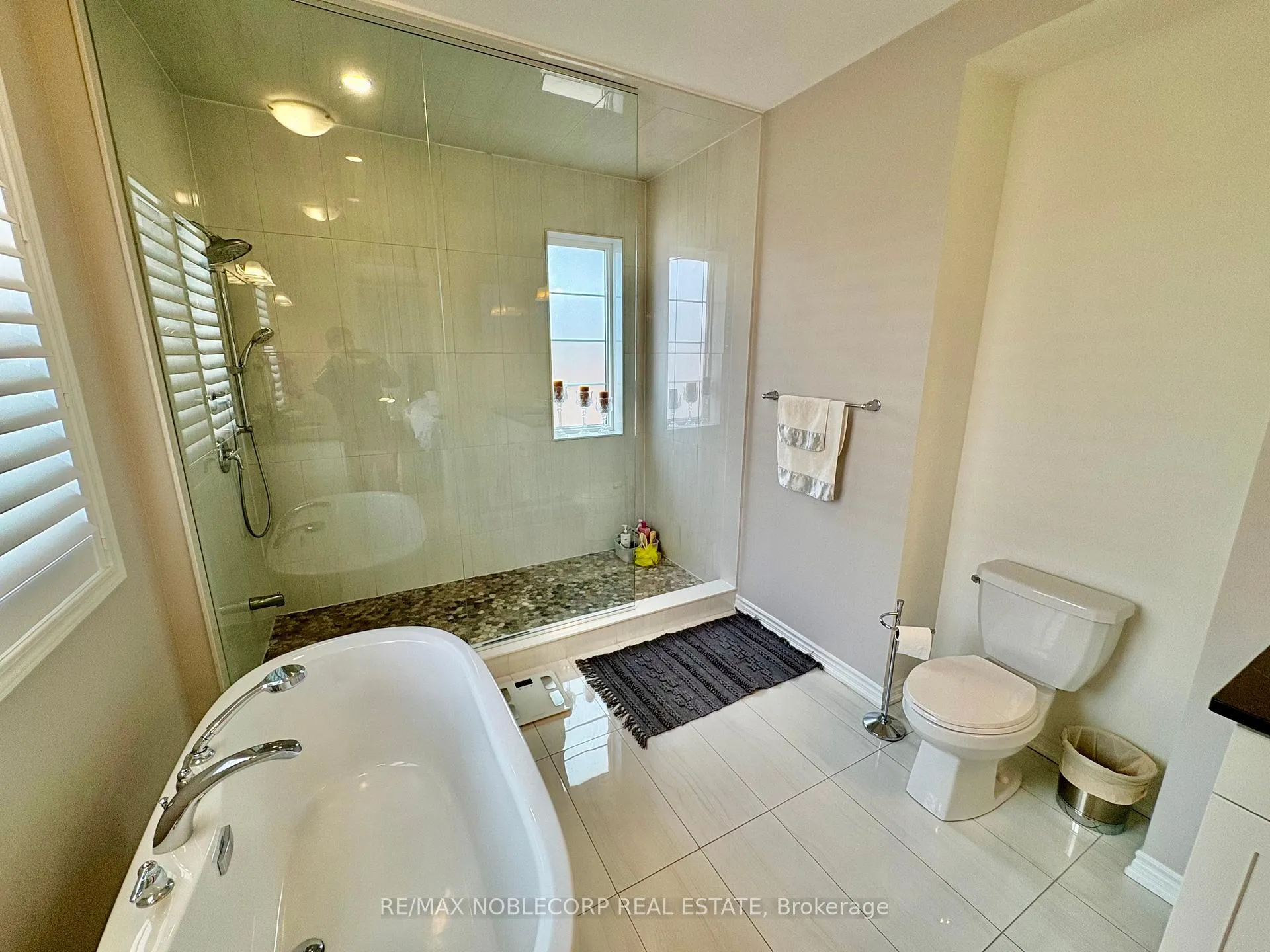 Photo 37 of 80 Pierre Berton Boulevard, Vaughan, Kleinburg — HOMEH