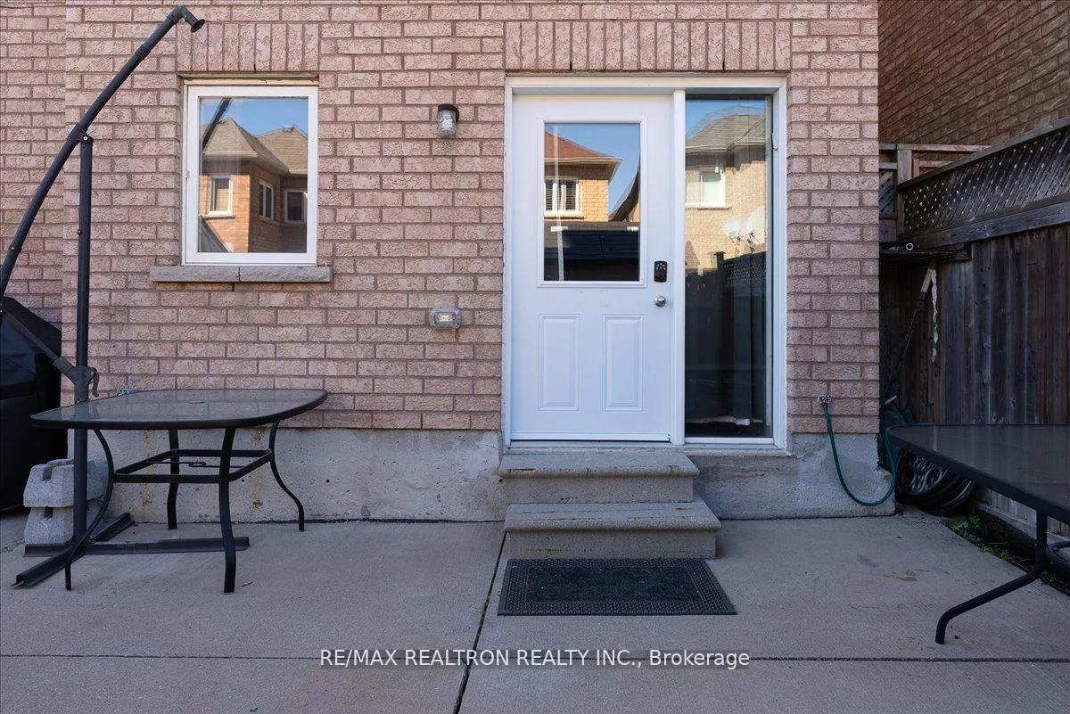 Photo 5 of Unit bsmnt, 118 Catalpa Crescent, Vaughan, Patterson — HOMEH