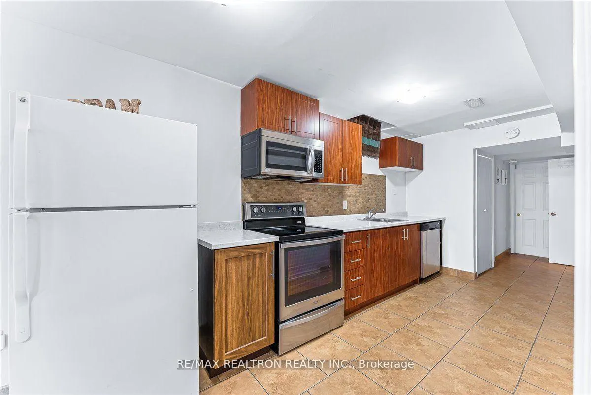 Photo 11 of Unit bsmnt, 118 Catalpa Crescent, Vaughan, Patterson — HOMEH