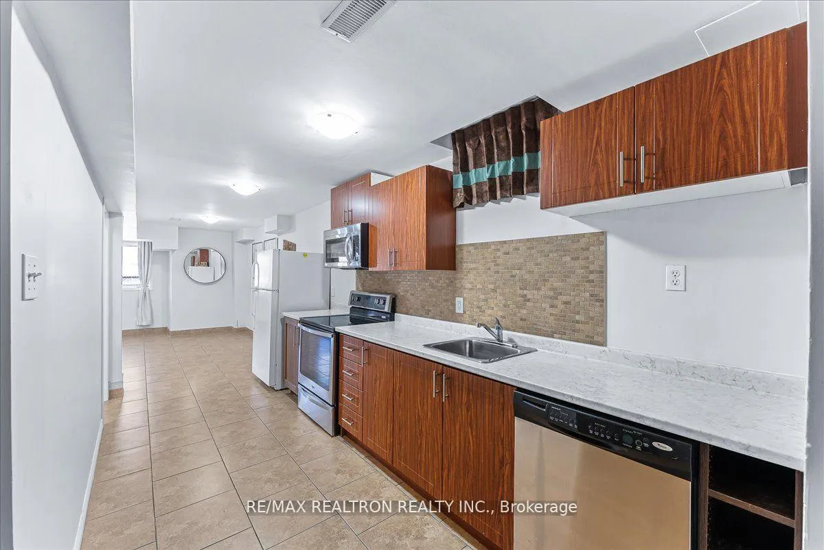 Photo 12 of Unit bsmnt, 118 Catalpa Crescent, Vaughan, Patterson — HOMEH