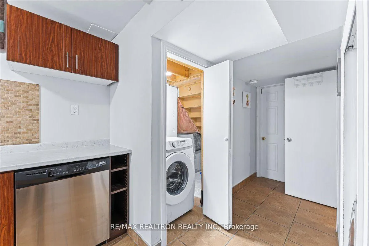 Photo 19 of Unit bsmnt, 118 Catalpa Crescent, Vaughan, Patterson — HOMEH