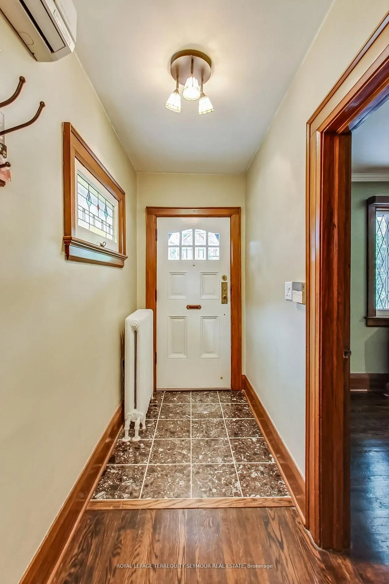 Photo 7 of 22 Hadley Road, Toronto, Mount Pleasant East — HOMEH