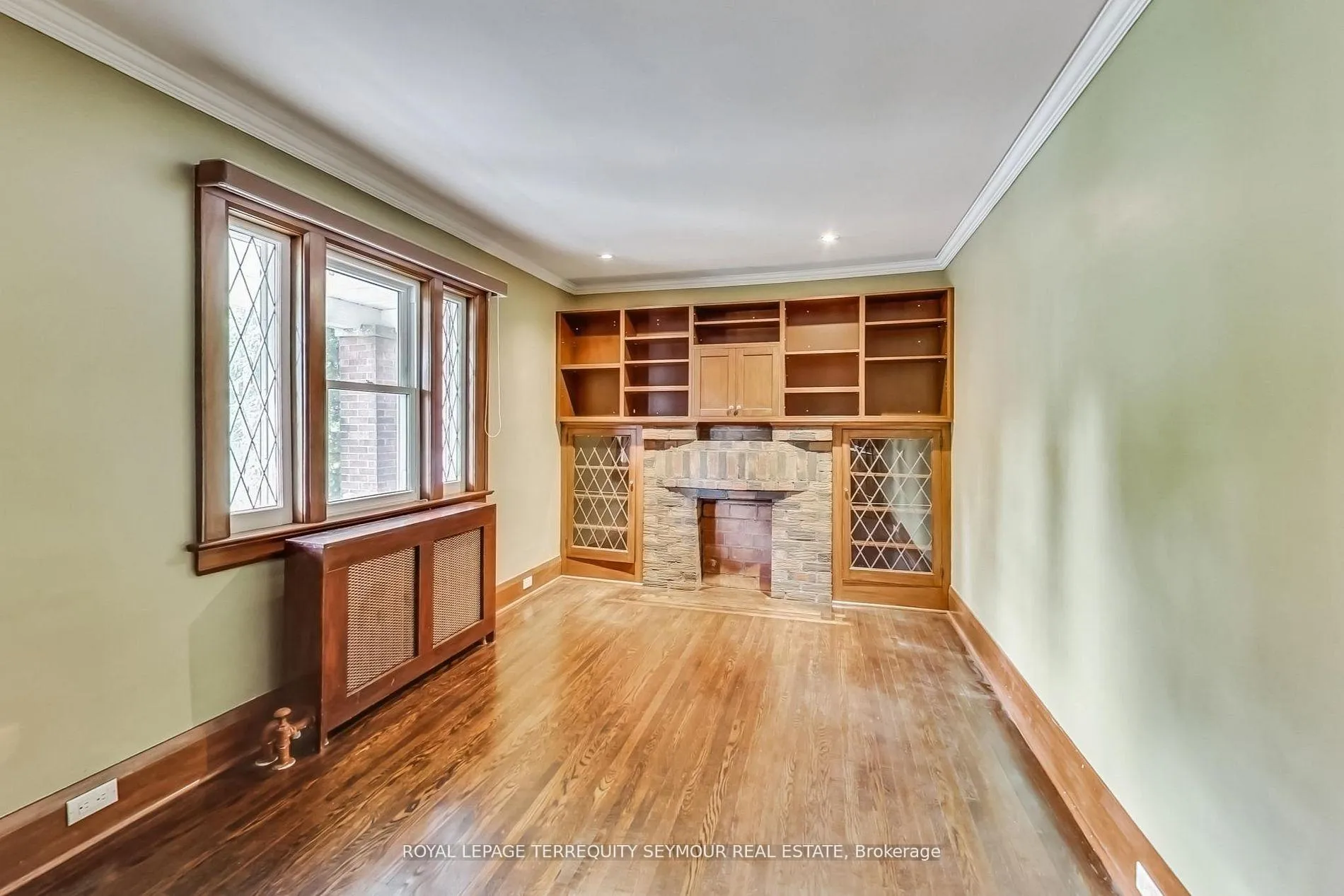 Photo 8 of 22 Hadley Road, Toronto, Mount Pleasant East — HOMEH