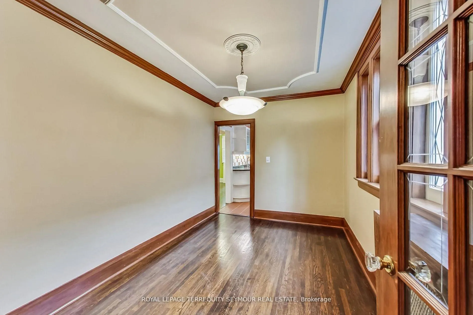 Photo 11 of 22 Hadley Road, Toronto, Mount Pleasant East — HOMEH
