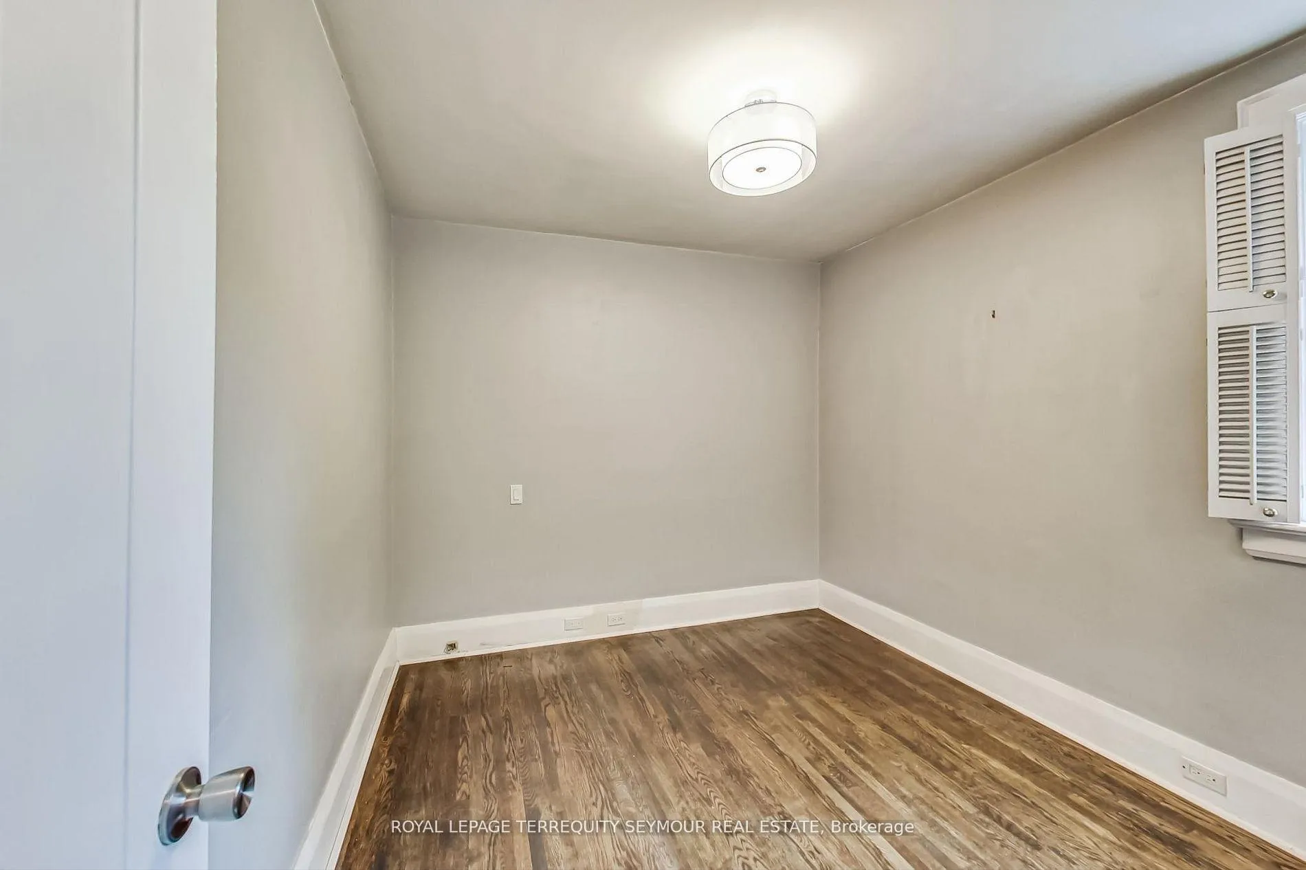Photo 16 of 22 Hadley Road, Toronto, Mount Pleasant East — HOMEH