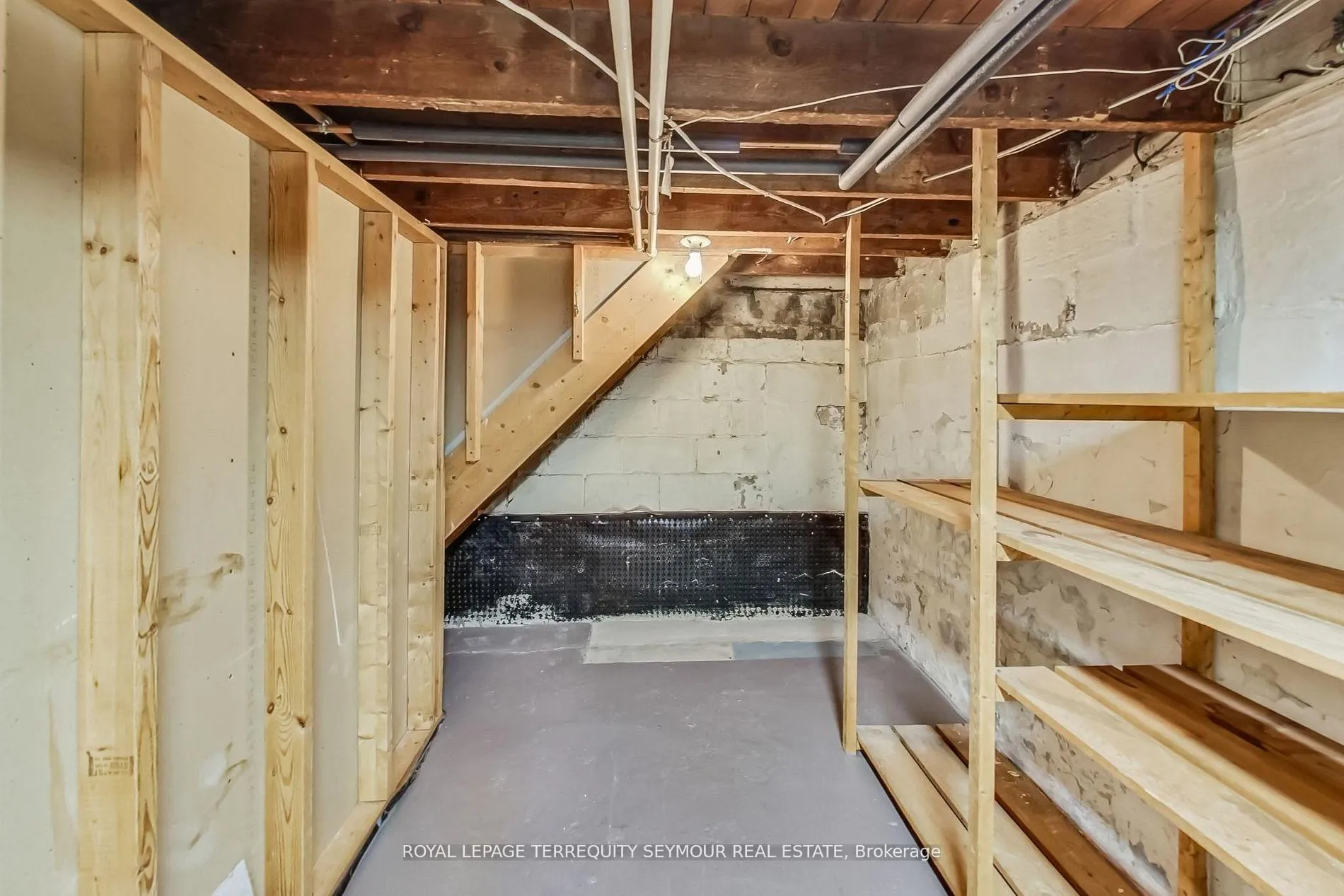 Photo 26 of 22 Hadley Road, Toronto, Mount Pleasant East — HOMEH