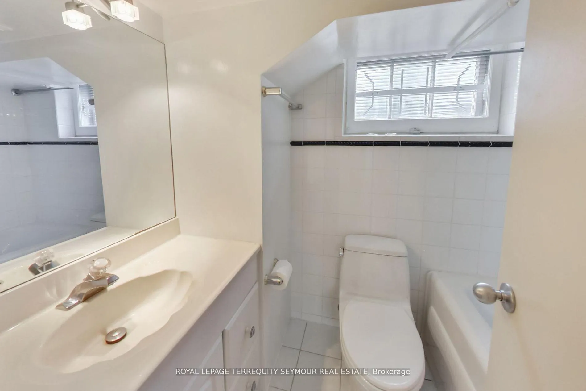 Photo 31 of 22 Hadley Road, Toronto, Mount Pleasant East — HOMEH
