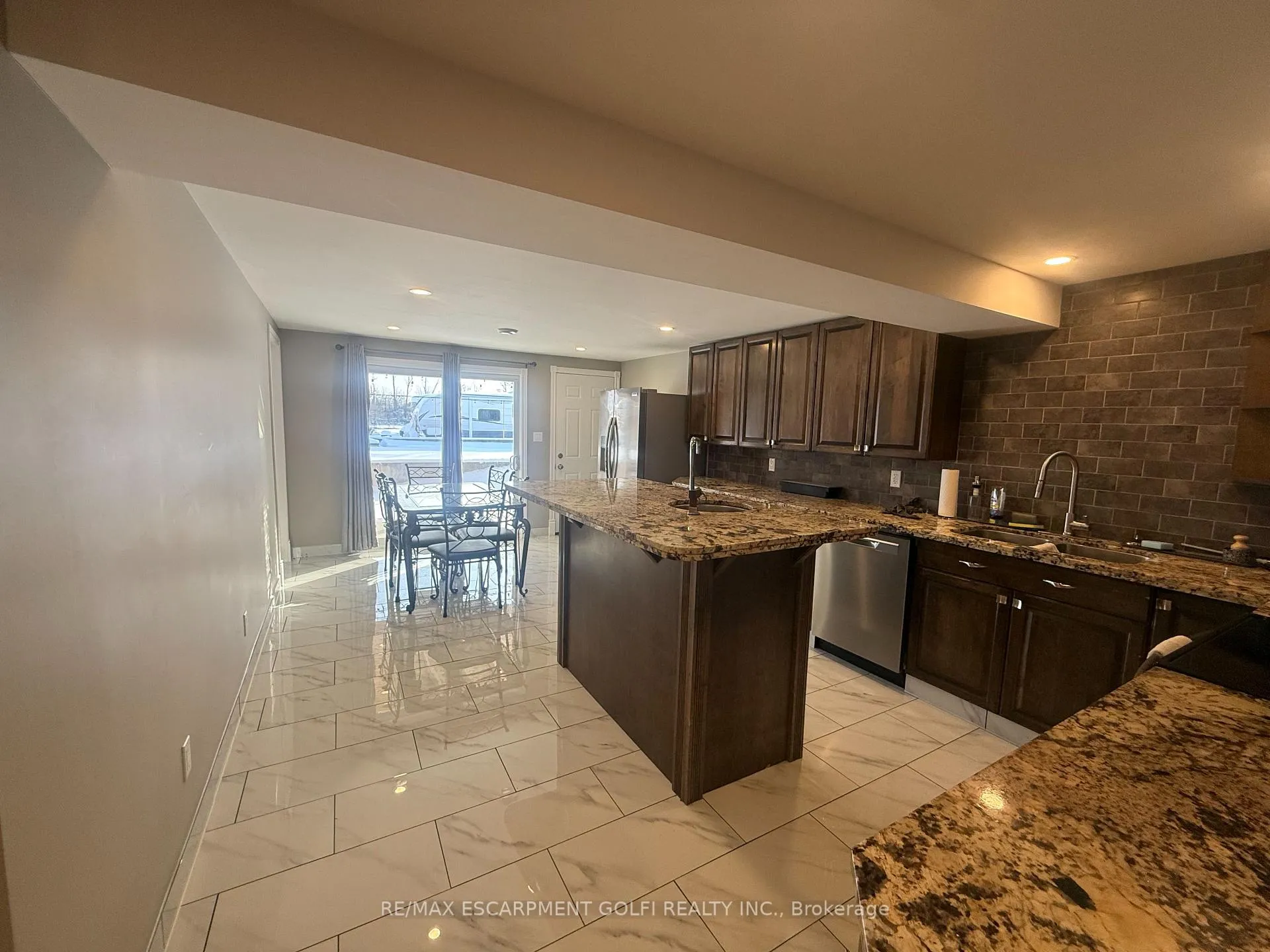 Photo 1 of Unit 11, 8770 Chippawa Creek Road, Niagara Falls, Brown — HOMEH