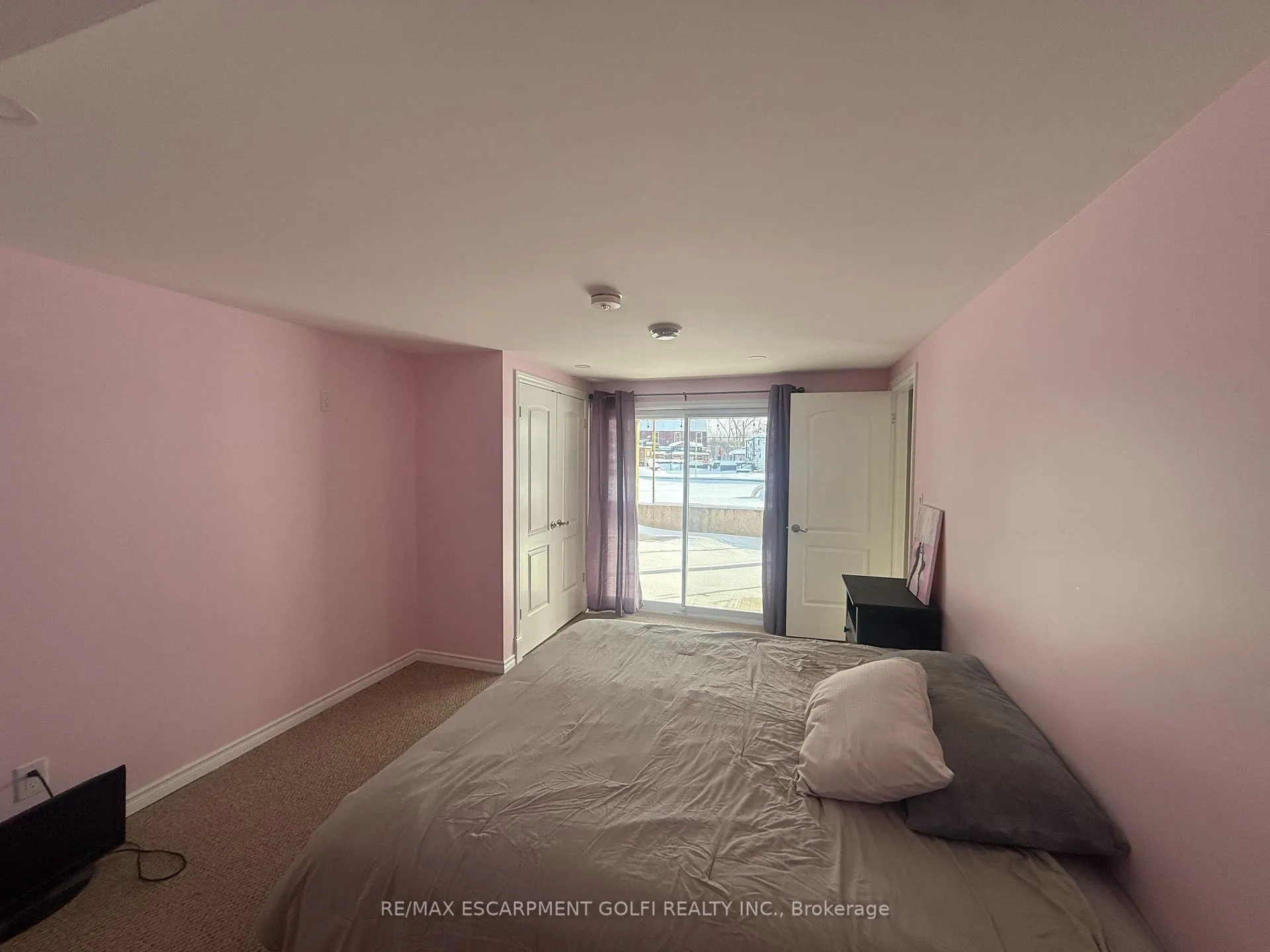Photo 12 of Unit 11, 8770 Chippawa Creek Road, Niagara Falls, Brown — HOMEH