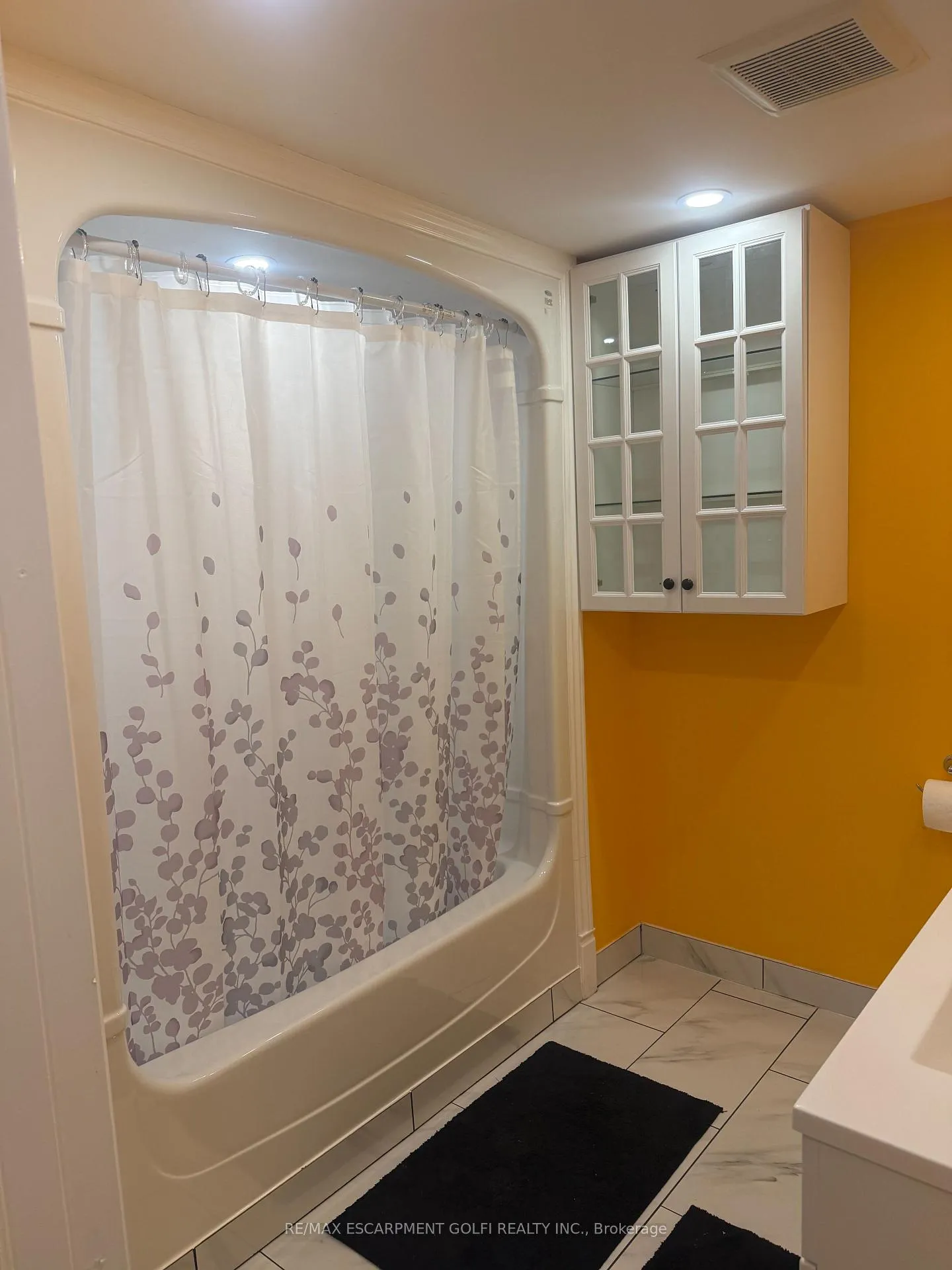 Photo 17 of Unit 11, 8770 Chippawa Creek Road, Niagara Falls, Brown — HOMEH