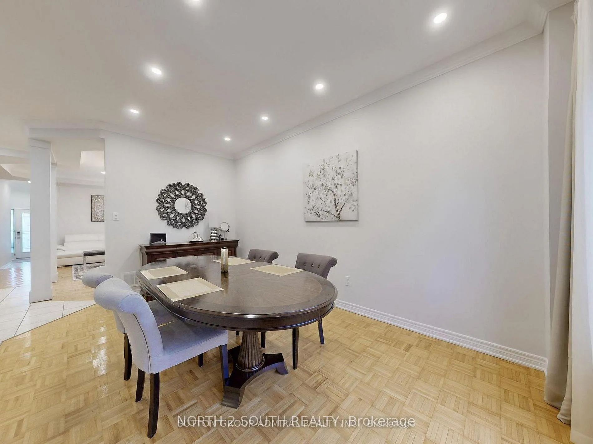 Photo 8 of 212 Lauderdale Drive, Vaughan, Patterson — HOMEH