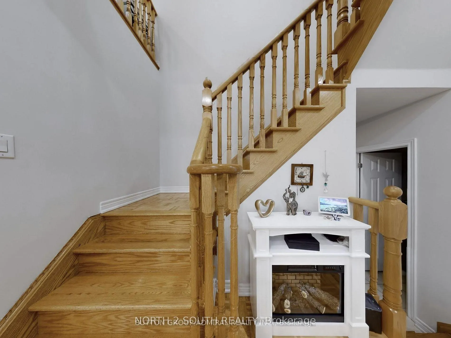 Photo 14 of 212 Lauderdale Drive, Vaughan, Patterson — HOMEH