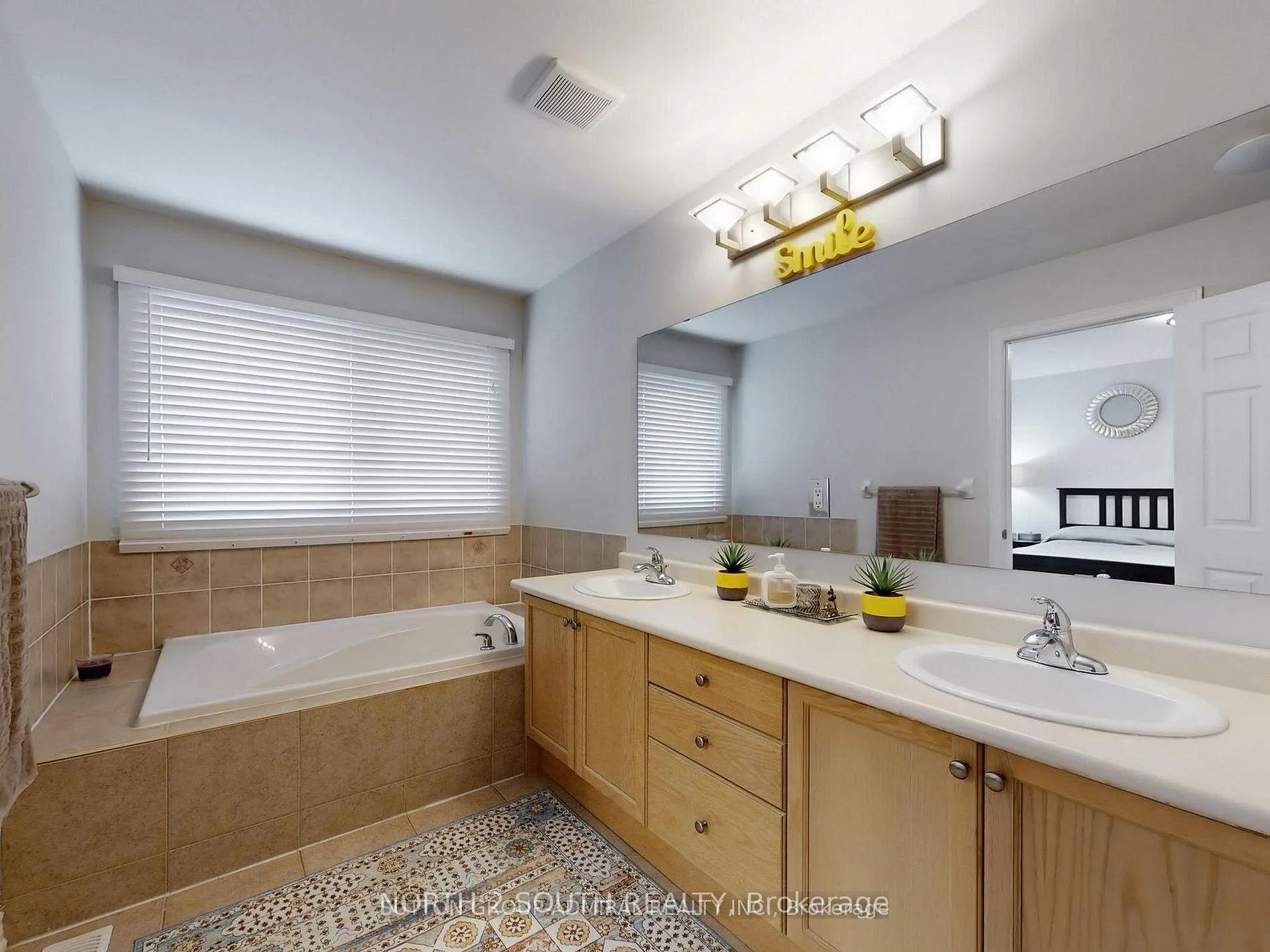 Photo 19 of 212 Lauderdale Drive, Vaughan, Patterson — HOMEH