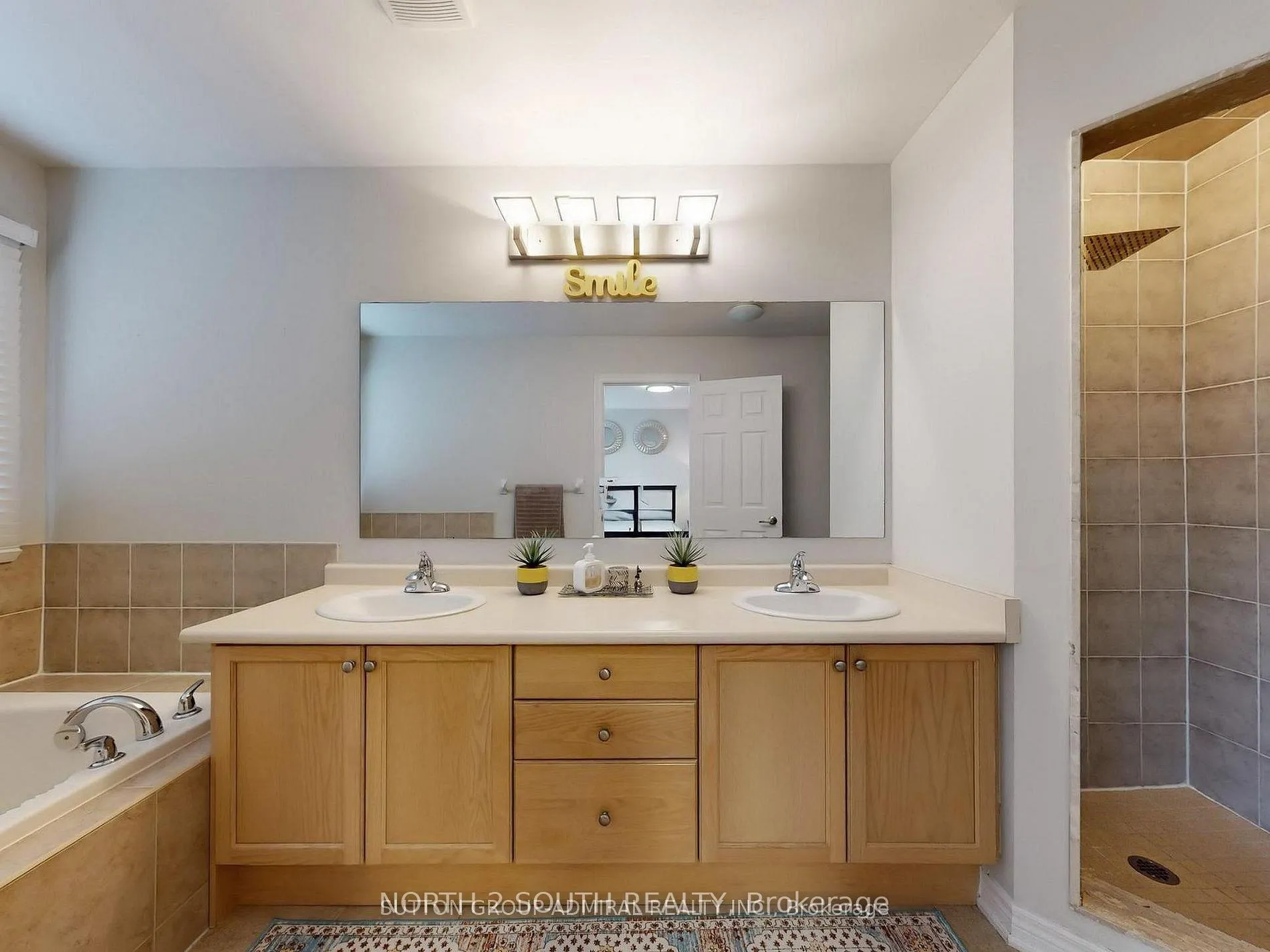 Photo 20 of 212 Lauderdale Drive, Vaughan, Patterson — HOMEH