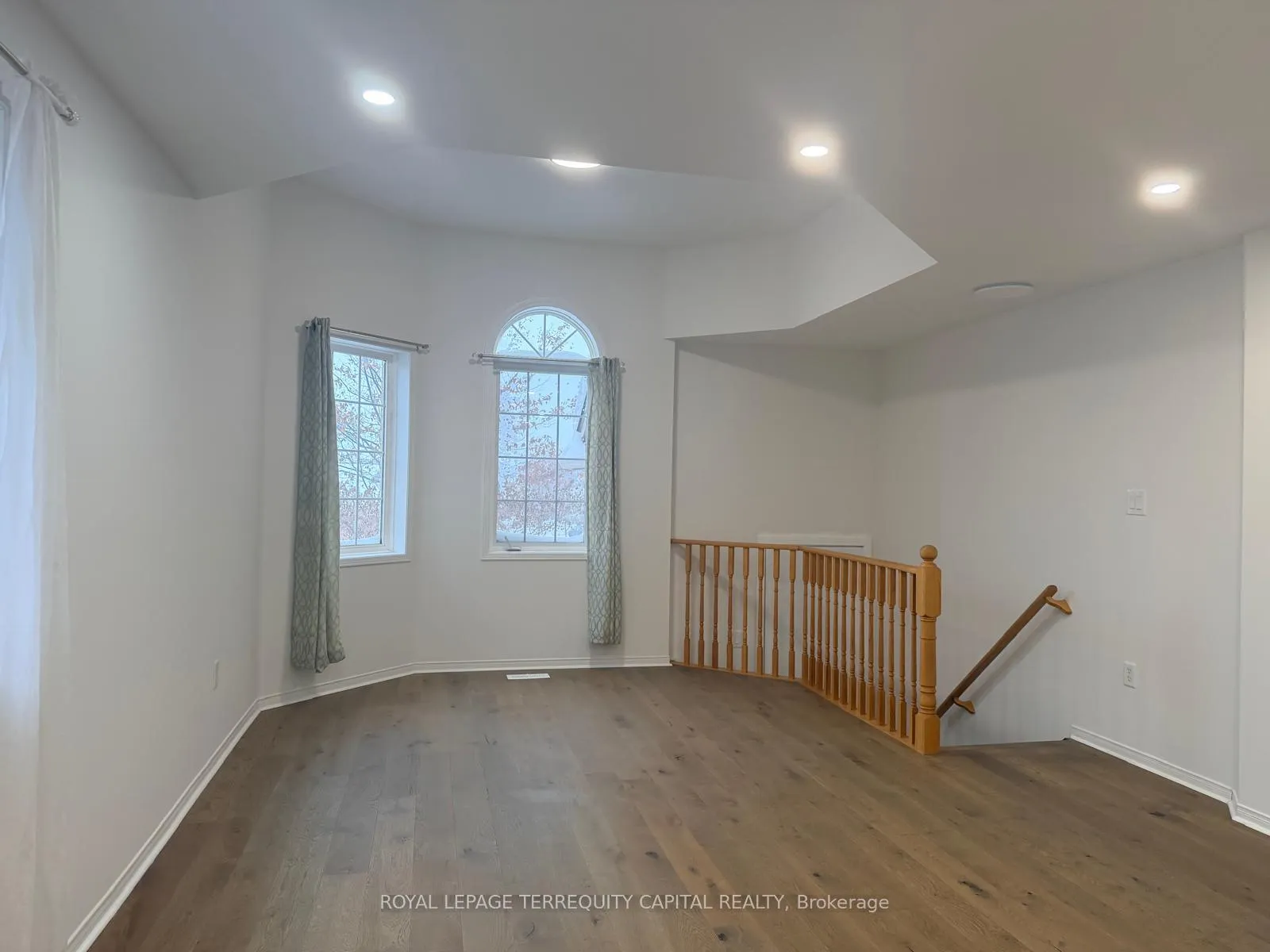 Photo 2 of Unit Upper, 31 Seline Crescent, Barrie, Painswick South — HOMEH
