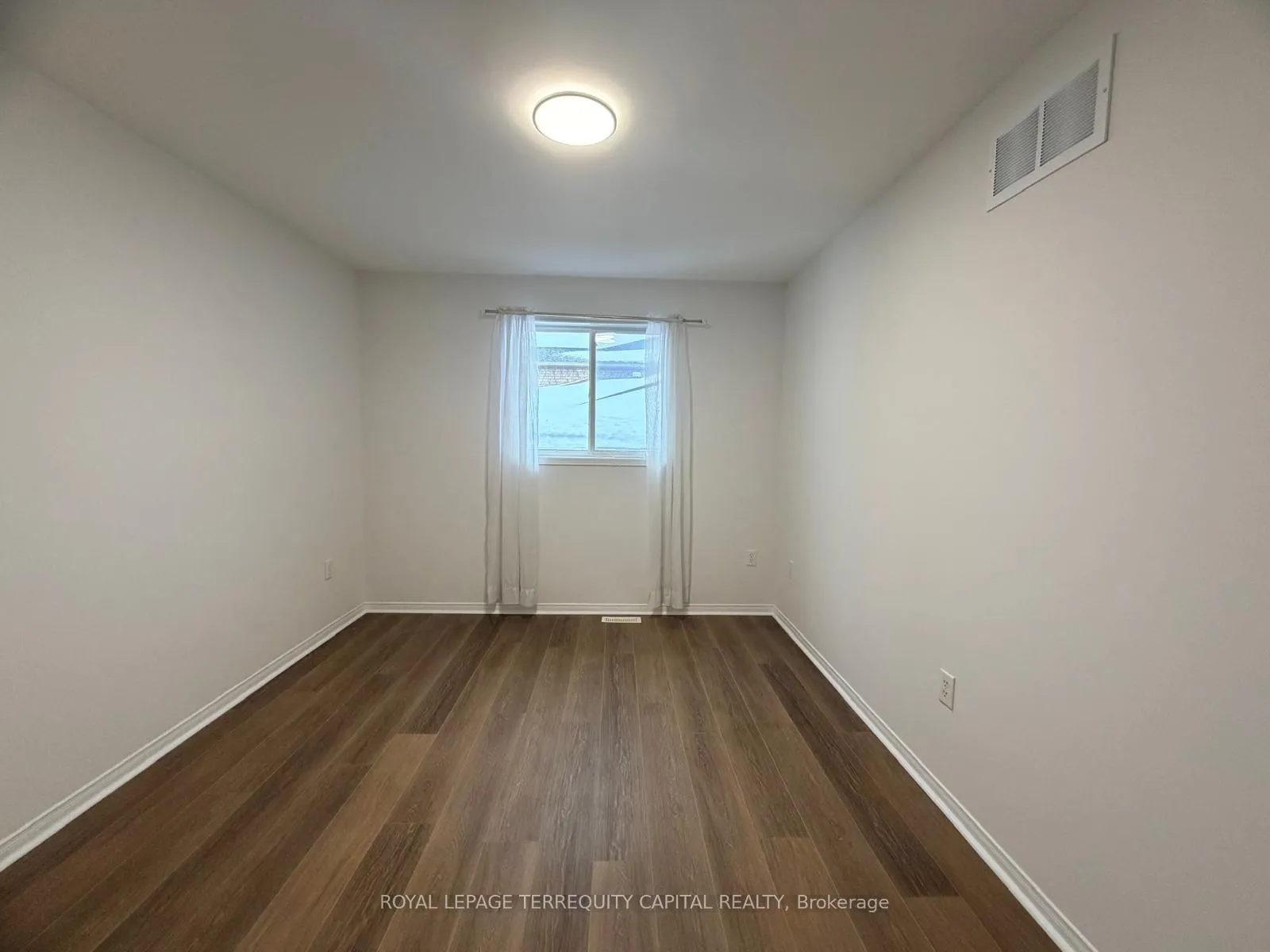 Photo 7 of Unit Upper, 31 Seline Crescent, Barrie, Painswick South — HOMEH
