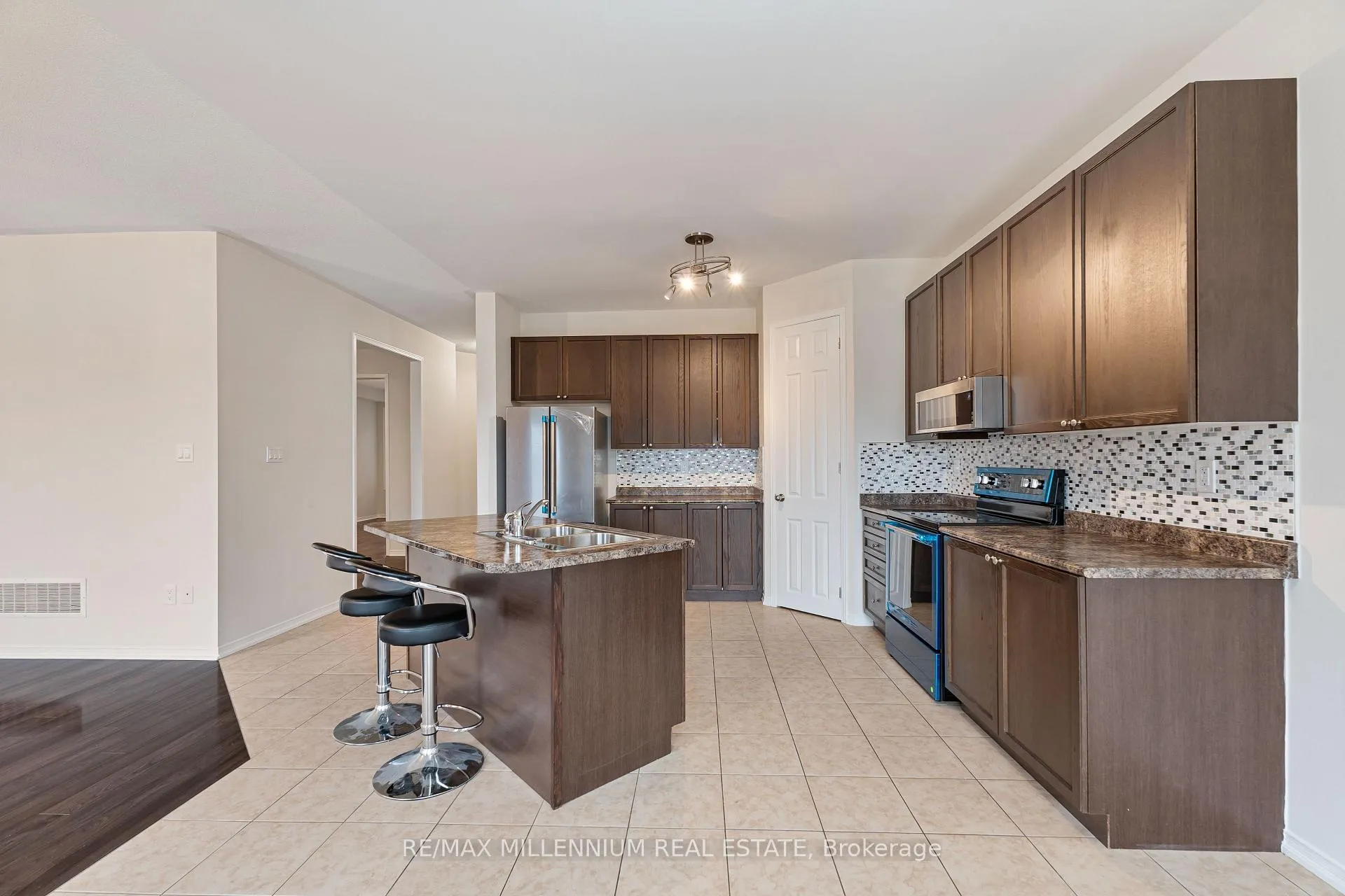 Photo 6 of 1796 Finkle Drive, Oshawa, Taunton — HOMEH