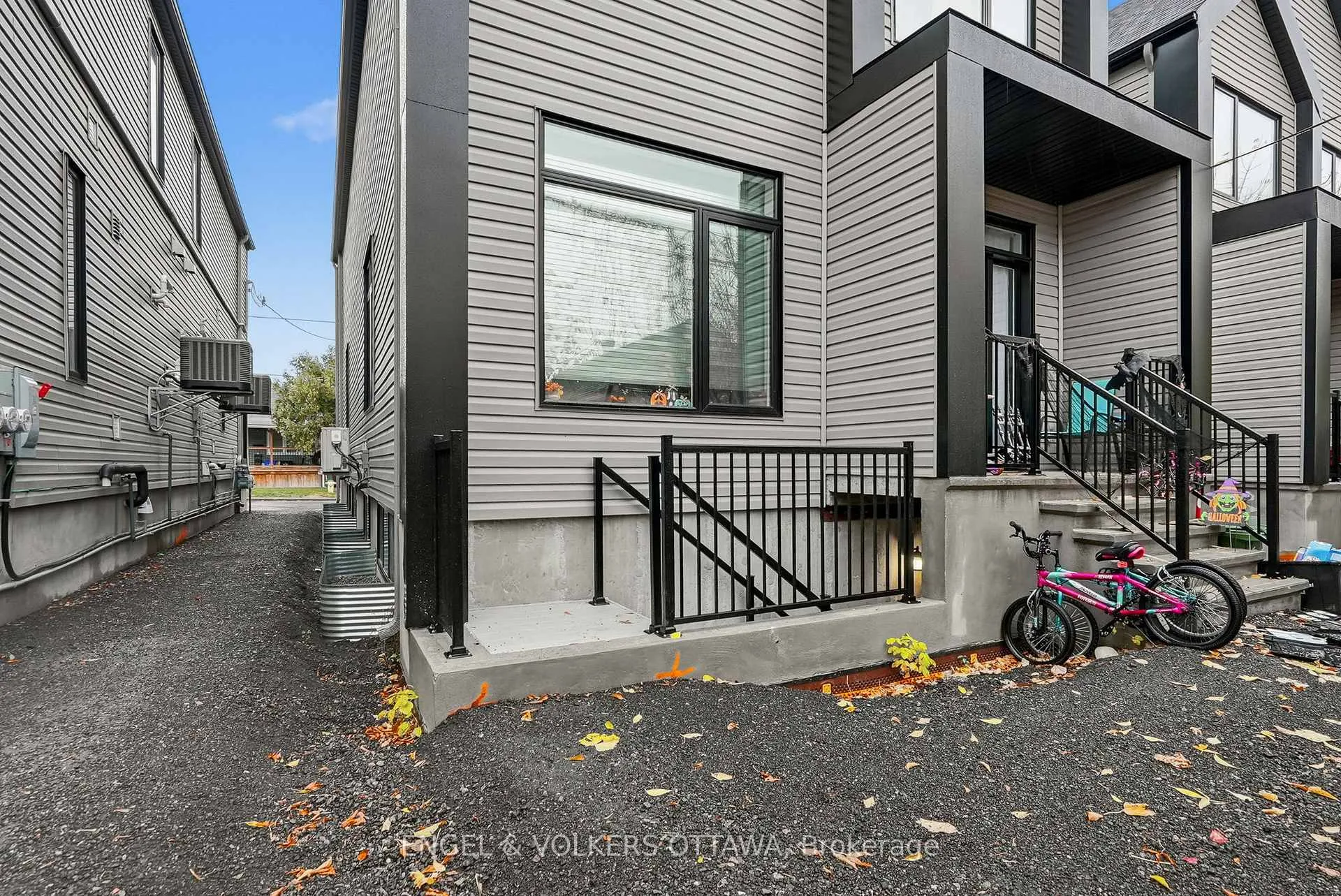 Photo 2 of Unit D, 324 Frontenac Street, Ottawa, Vanier — HOMEH