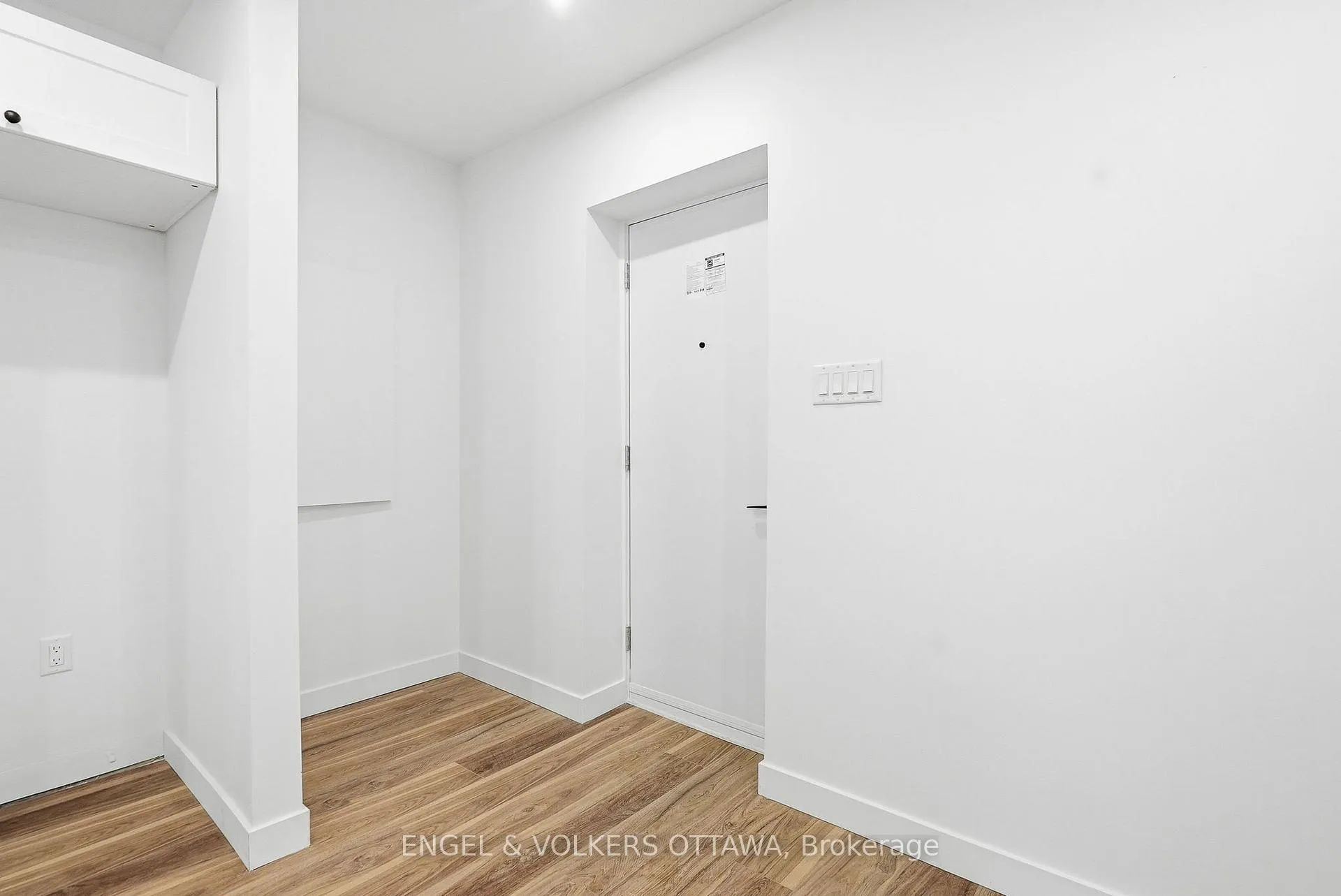 Photo 3 of Unit D, 324 Frontenac Street, Ottawa, Vanier — HOMEH